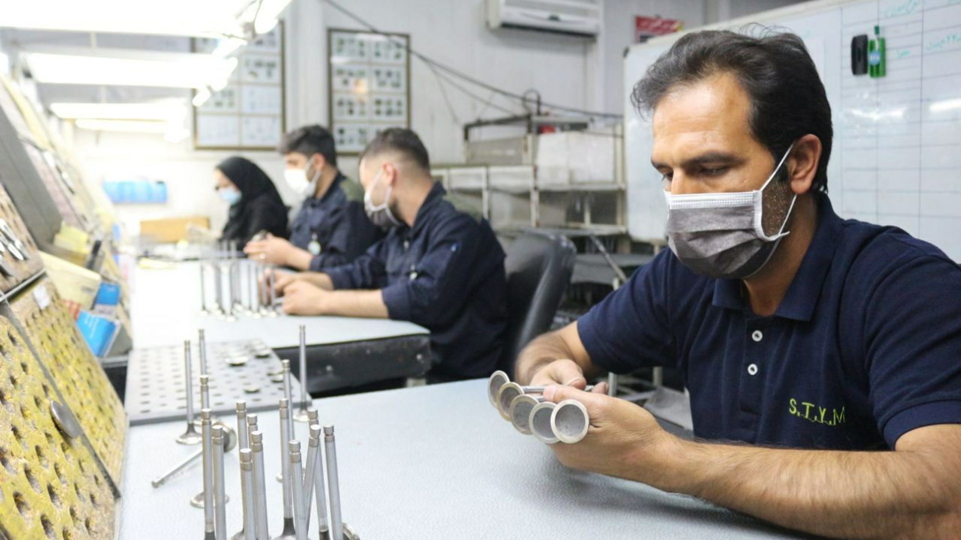 تابش ، معاون وزیر صنعت معدن و تجارت و رییس سازمان حمایت از مصرف کننده و تولید کننده به همراه میرزاخانی معاون امور اقتصادی استاندار ، مهدی الیاسی سرپرست فرمانداری ویژه شهرستان ساوه و مدیران کل استانی و مسئولین شهرستانی از شرکت یدکی موتور تولید کننده سوپاپ خودرو  بازدید کردند.