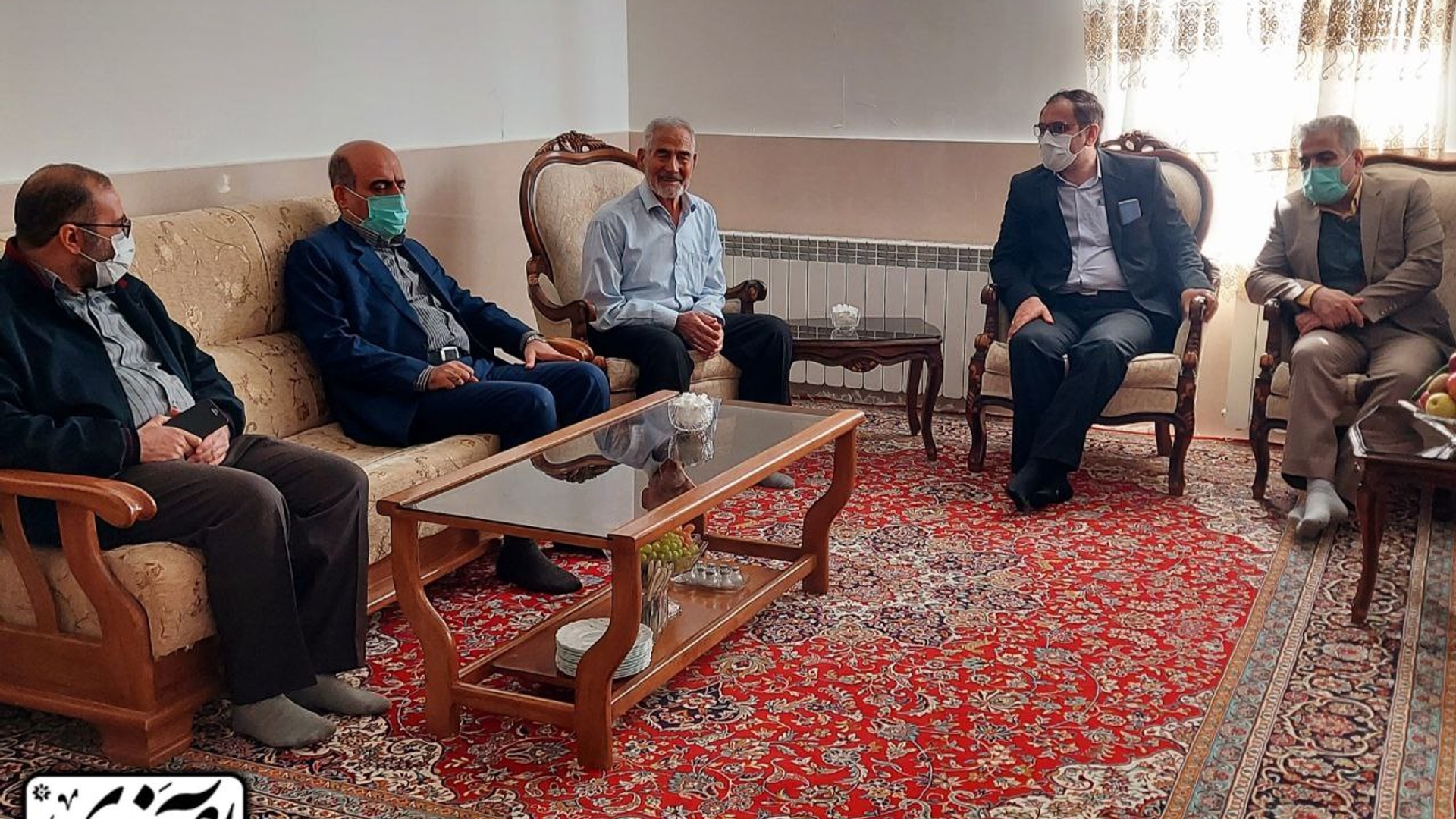 دیدار  محمد حسن آصفری با خانواده شهید محمد فخارنیا