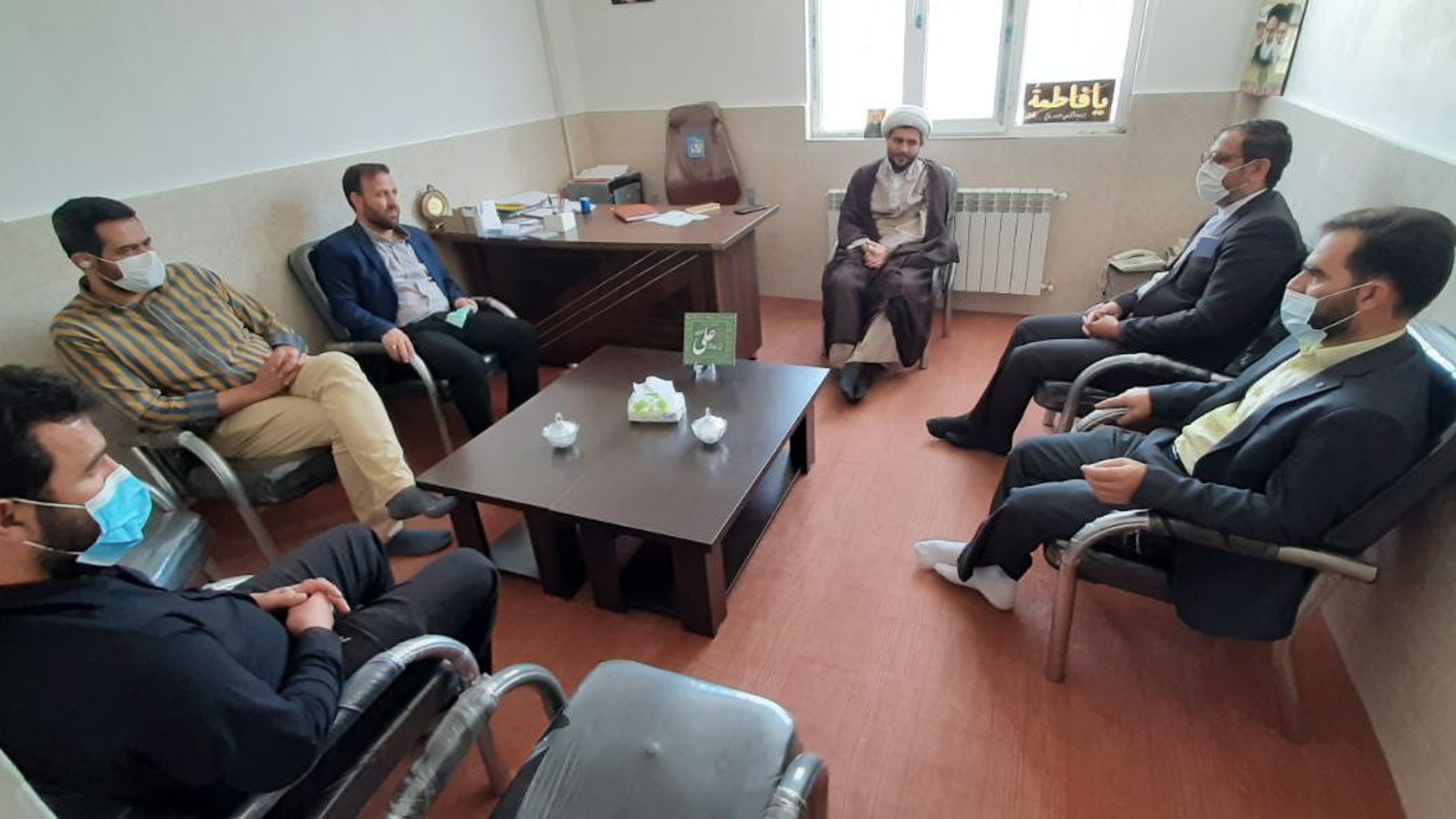 نشست فرماندار به اتفاق اعضای شورای اسلامی شهر و سرپرست شهرداری کمیجان با حجه الاسلام سعیدی امام جمعه کمیجان