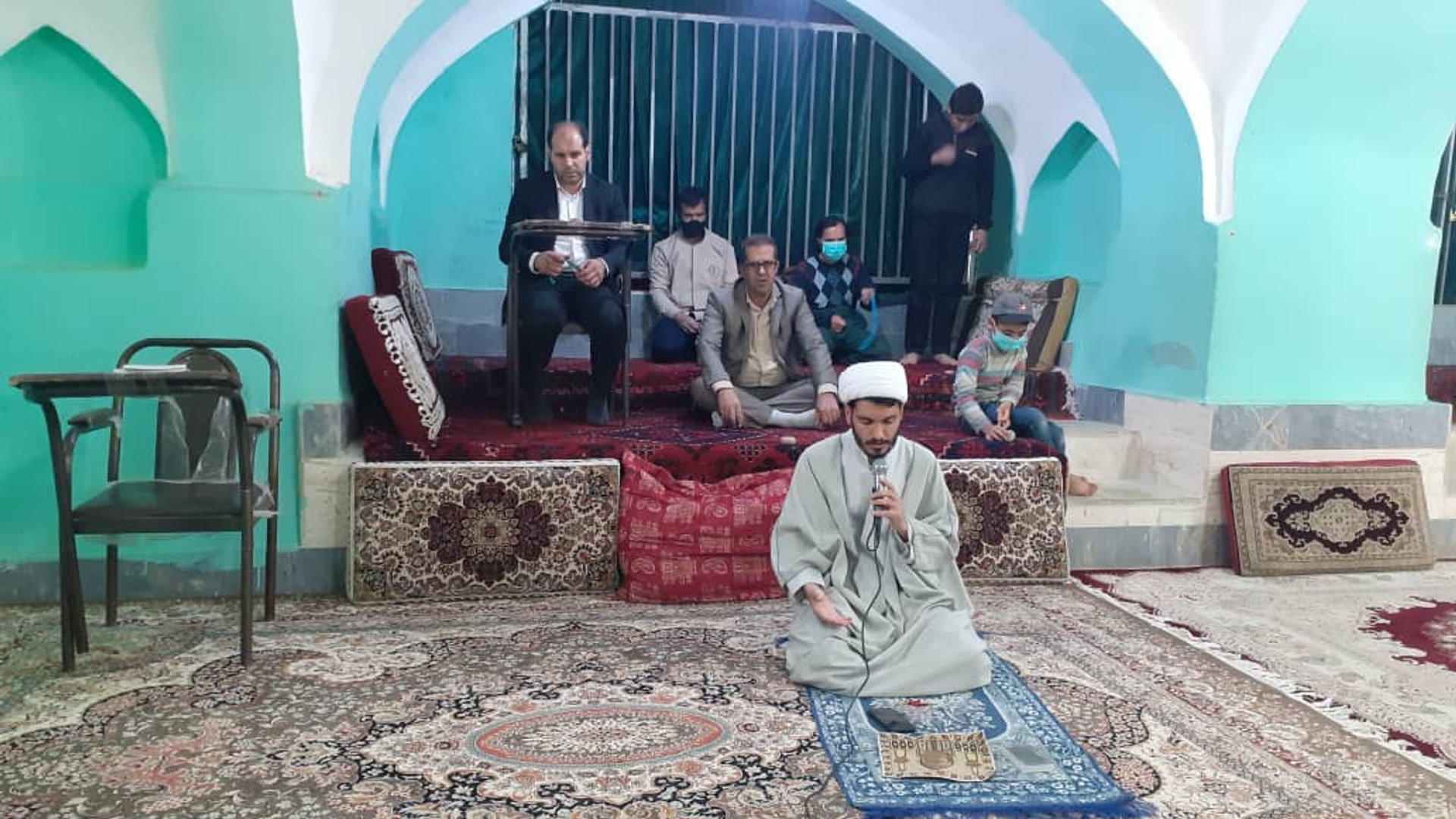 شرکت فرماندار شهرستان دلیجان در نماز جماعت روستای راوه