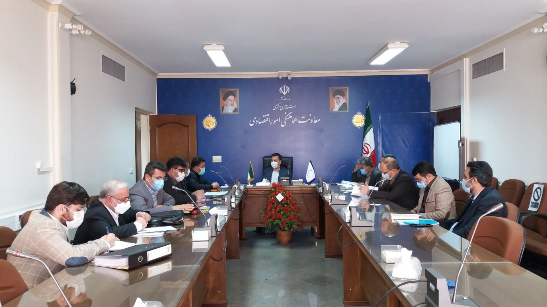 جلسه بررسی مشکلات شرکت موهیکو به ریاست سرپرست معاونت هماهنگی امور اقتصادی استانداری وباحضور مدیران مربوطه برگزار شد.