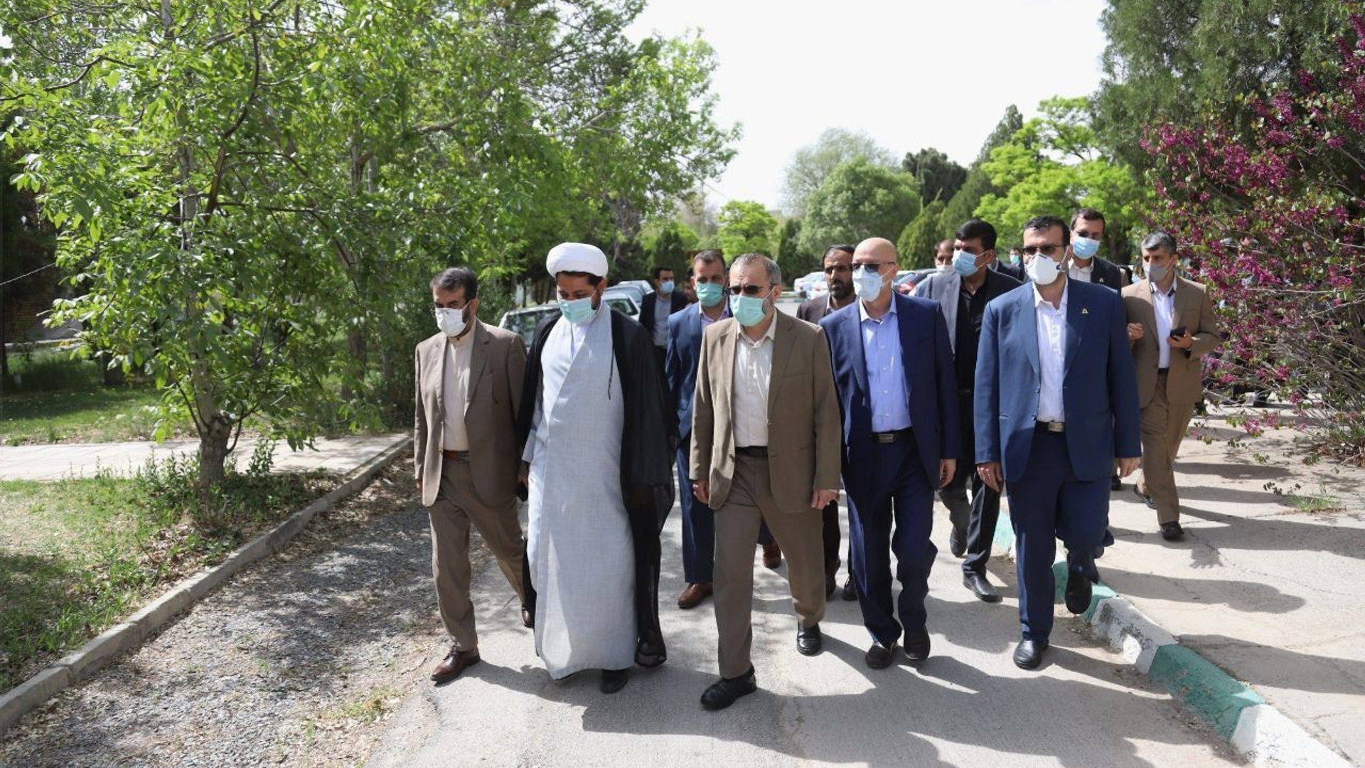 دکتر زلفی گل وزیر علوم : صنایع استان از ظرفیت دانشگاه‌های استان در انجام پروژه‌های تحقیقاتی خود استفاده کنند