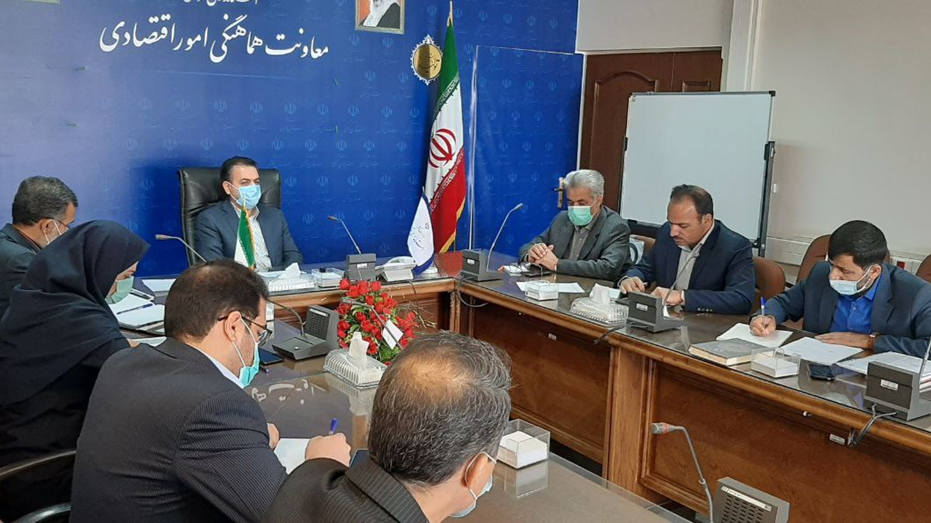 جلسه "بررسی ابعاد مختلف موضوع افزایش قیمت گندم صنف و صنعت "به ریاست سرپرست معاونت هماهنگی امور اقتصادی و با حضور سرپرست دفتر هماهنگی امور اقتصادی و مدیران مربوطه برگزار گردید.