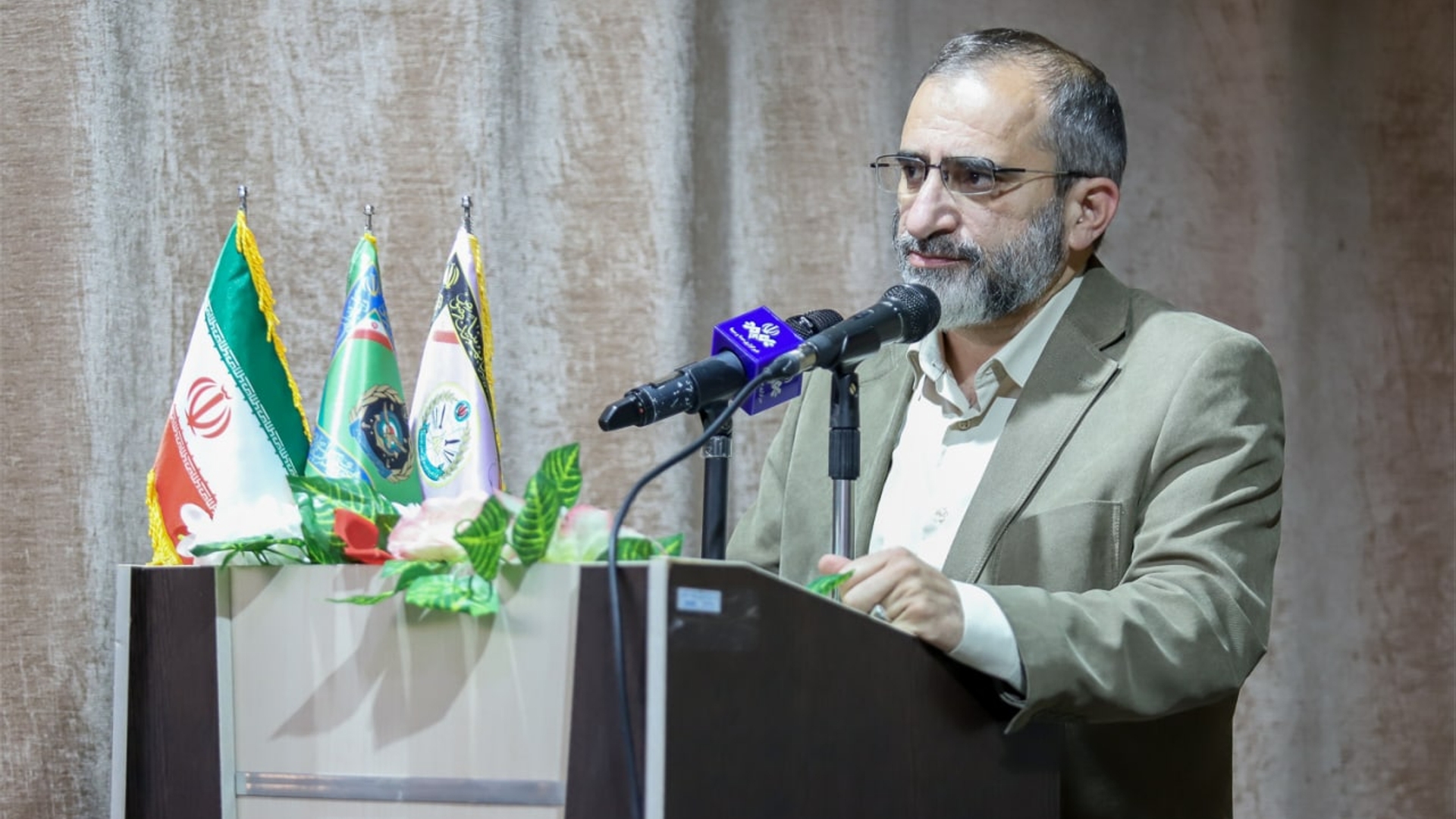 ارتش بازوی قدرتمند دفاعی از حریم جمهوری اسلامی است