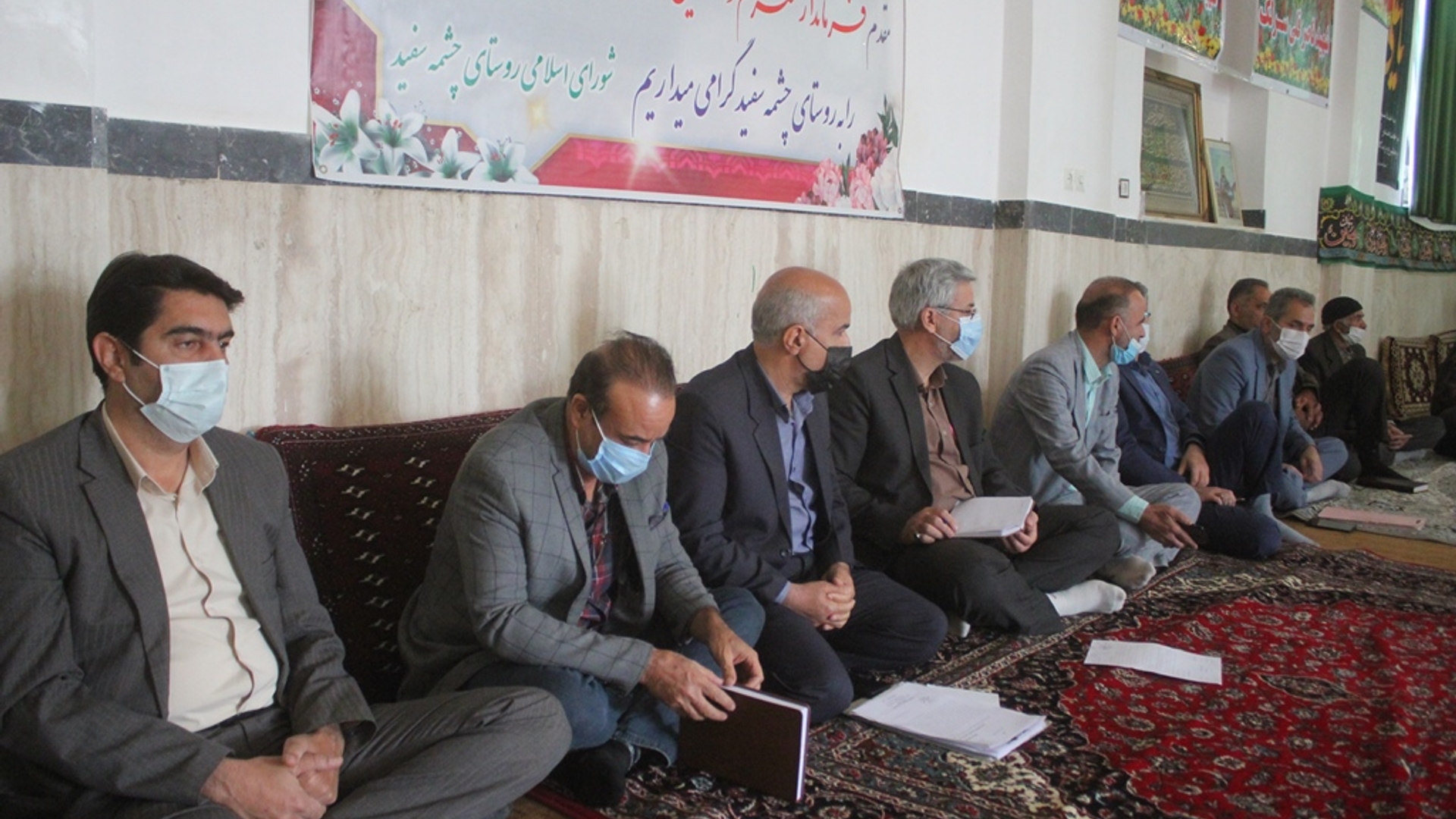 نشست بررسی مشکلات روستای چشمه سفید شهرستان خمین برگزار شد