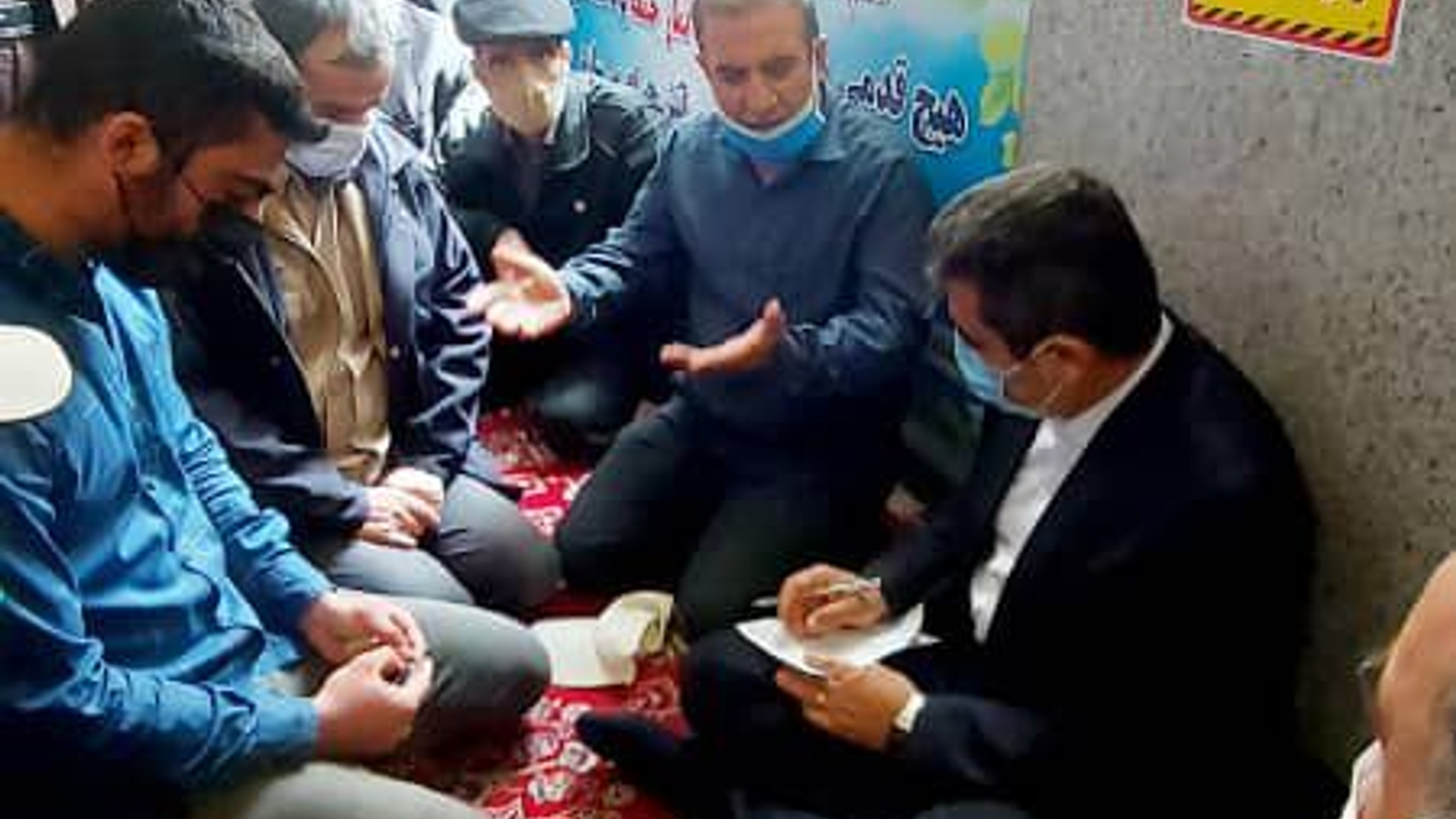 حضور فرماندارشهرستان شازند در نماز عبادی _سیاسی جمعه و برگزاری نشست خدمتی در شهرمهاجران