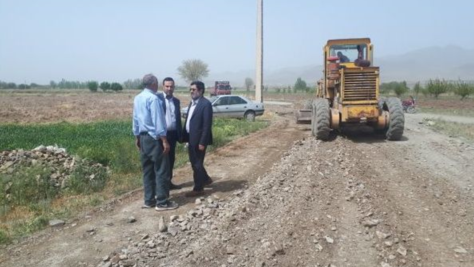 " بازدید  فرماندار از راه ارتباطی روستای سیردر "