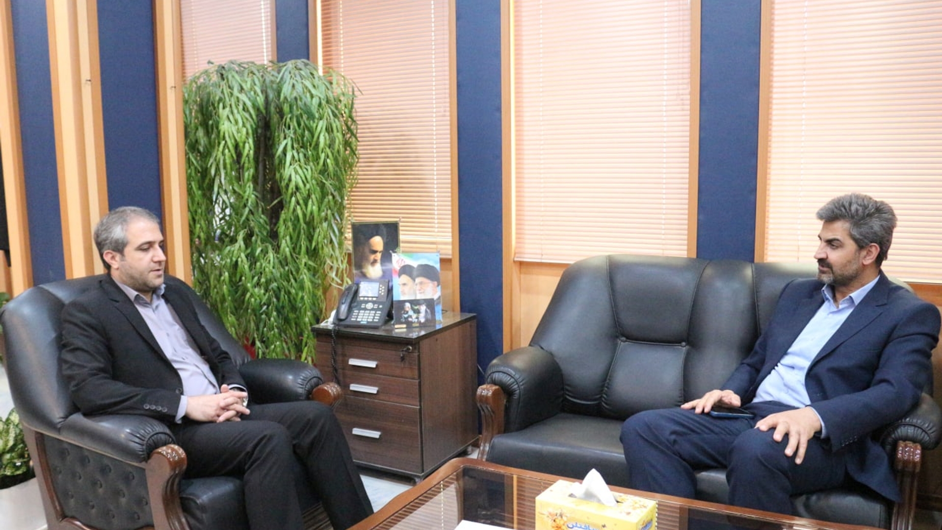 دیدار محمودی ، سرپرست شرکت توزیع نیروی برق استان مرکزی با " مهدی الیاسی " سرپرست فرمانداری ویژه شهرستان ساوه