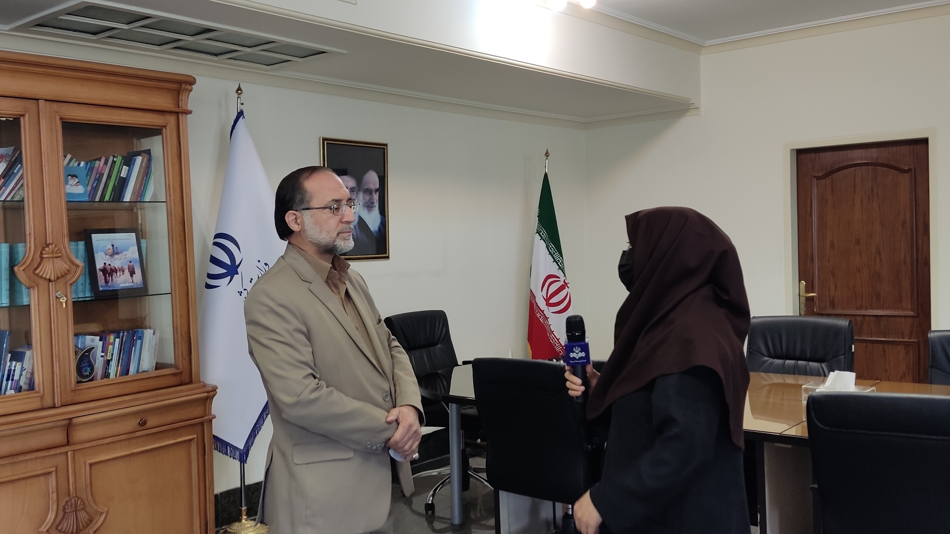 سید مجتبی آل یاسین معاون توسعه مدیریت و منابع انسانی استانداری  مرکزی:کارمندان استان در روز‌ نوزدهم و بیستم و سوم  رمضان با تاخیر در محل کار حاضر می شوند.