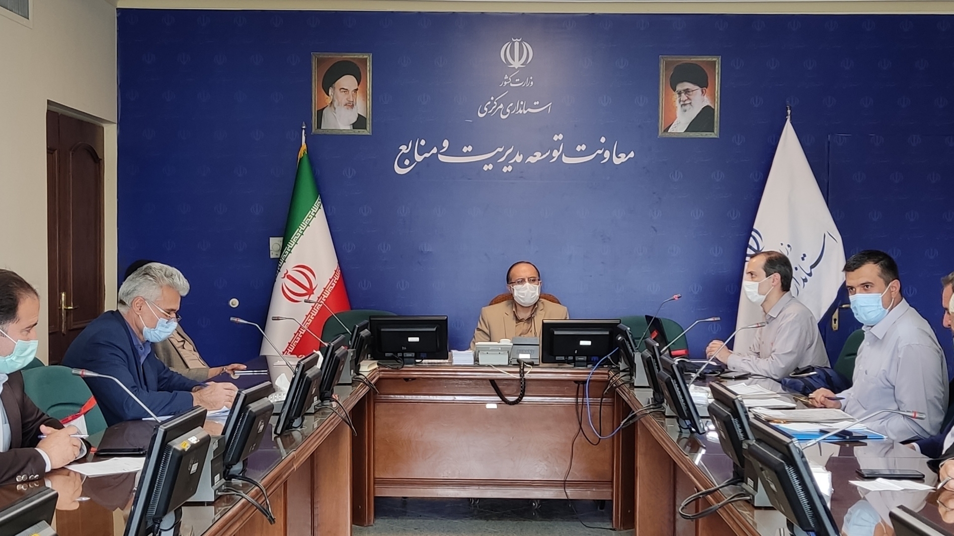 بازگشایی پاکت  های مناقصه های عمومی انجام کلیه امور خدمات و پشتیبانی و تاسیسات و نگهداری ساختمان های استانداری