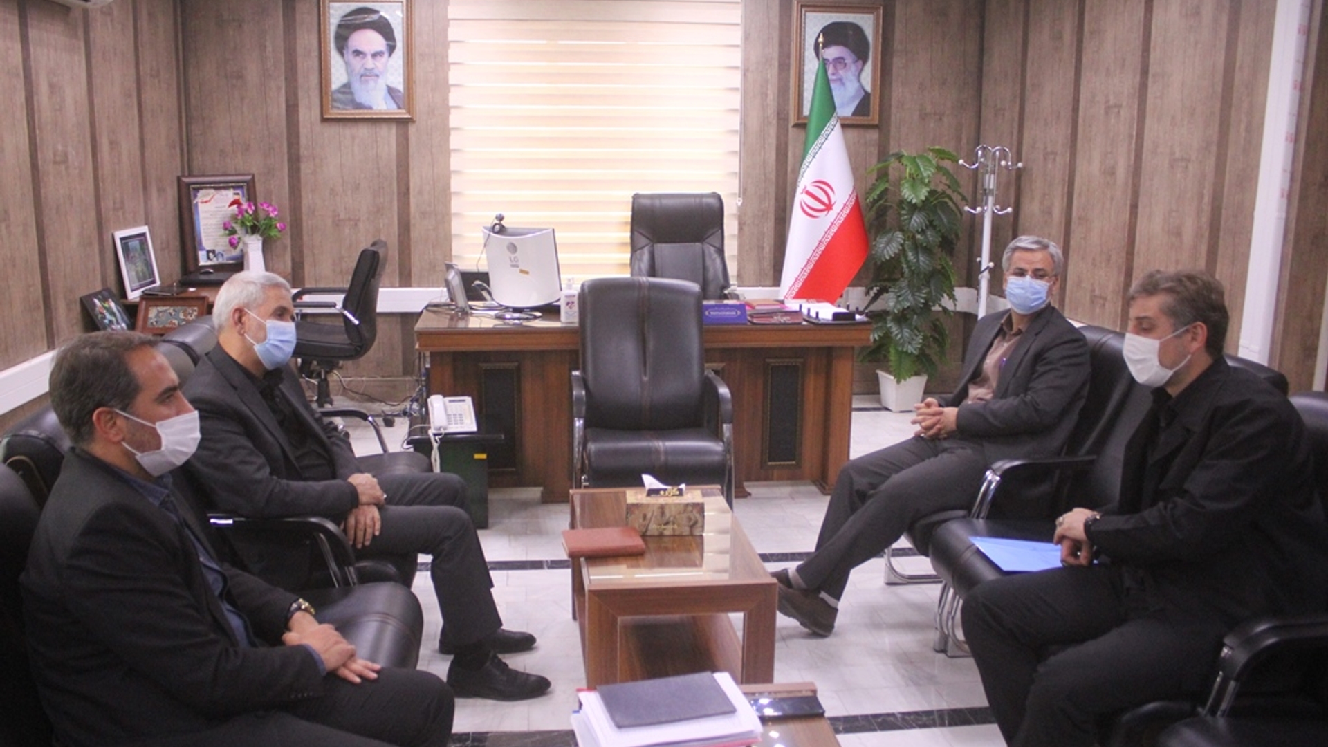 نشست سرپرست فرمانداری و نماینده مردم خمین در مجلس با مدیر کل ورزش و جوانان استان برگزار شد