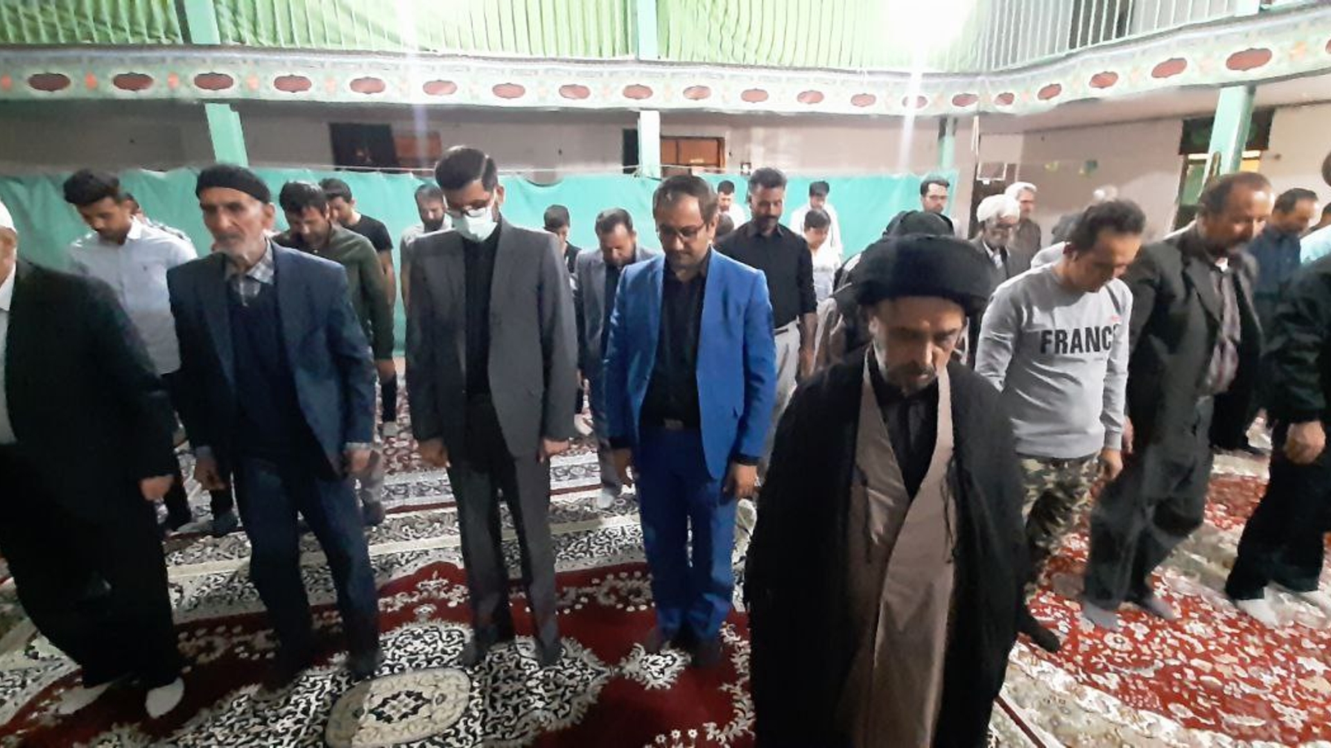 حضور ابراهیم رستمی فرماندار شهرستان کمیجان در جمع عزاداران روستای نهرپشته