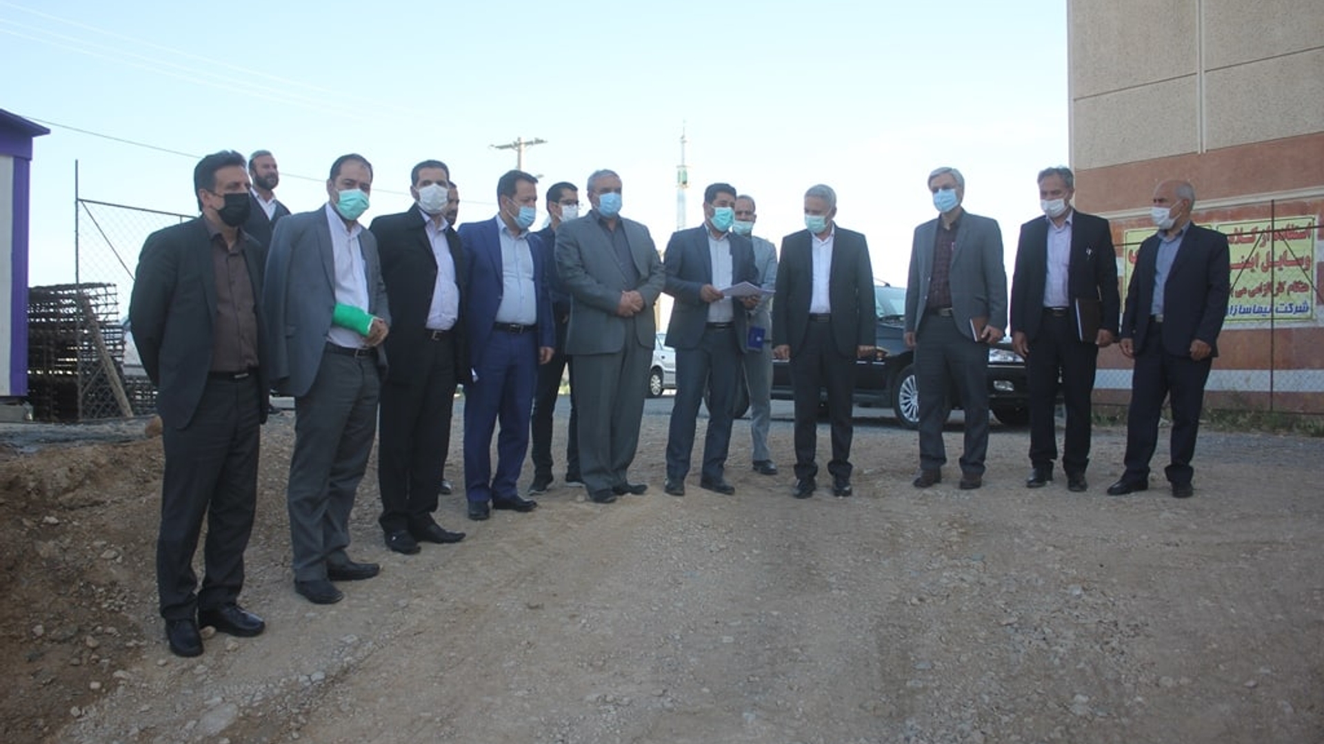 سرپرست فرمانداری و نماینده مردم خمین در مجلس از پروژه احداث طرح اقدام ملی مسکن در خمین بازدید کردند