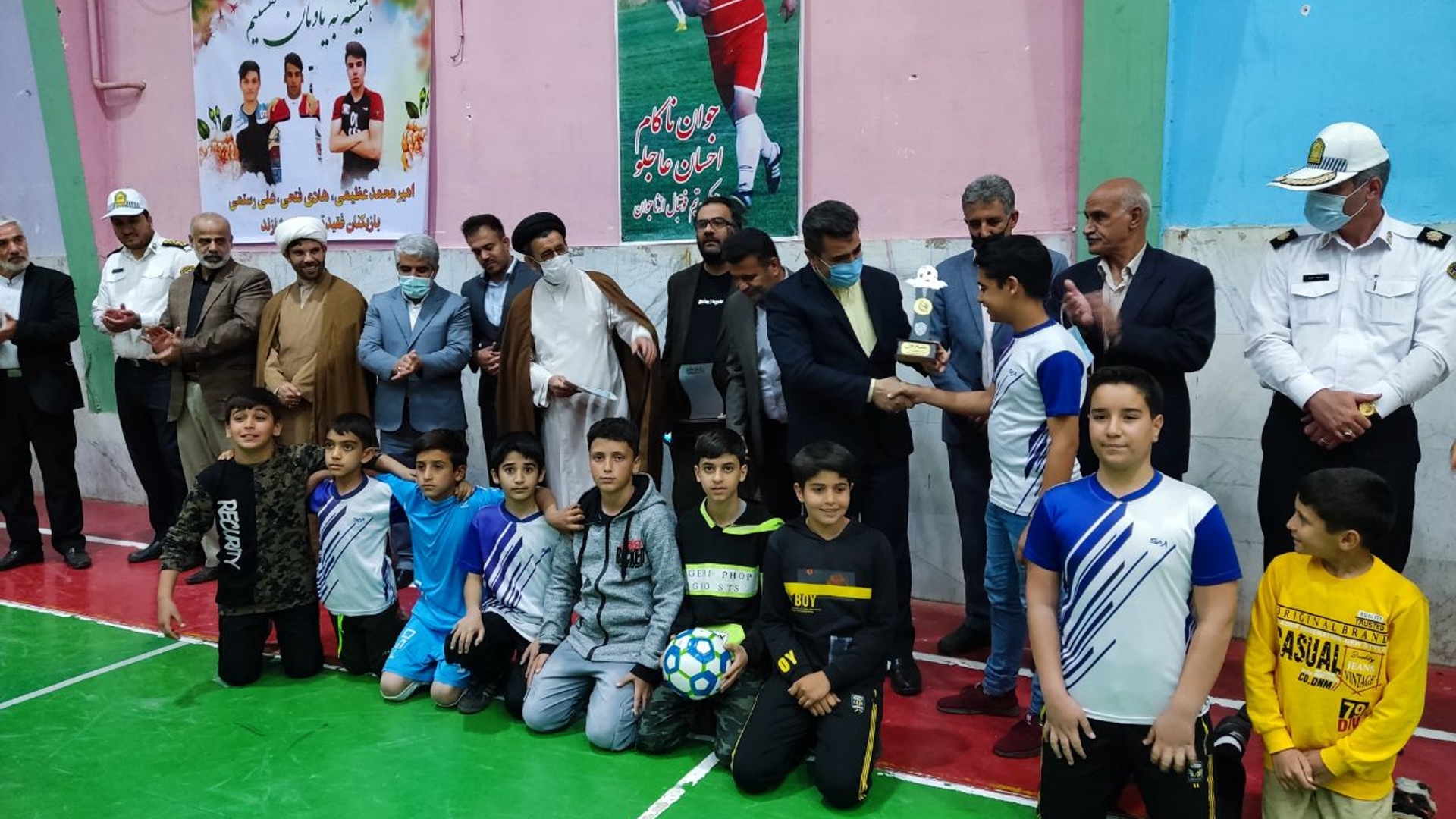 حضورفرماندار شهرستان شازند در اختتامیه مسابقات فوتسال در سالن فتح المبین شازند