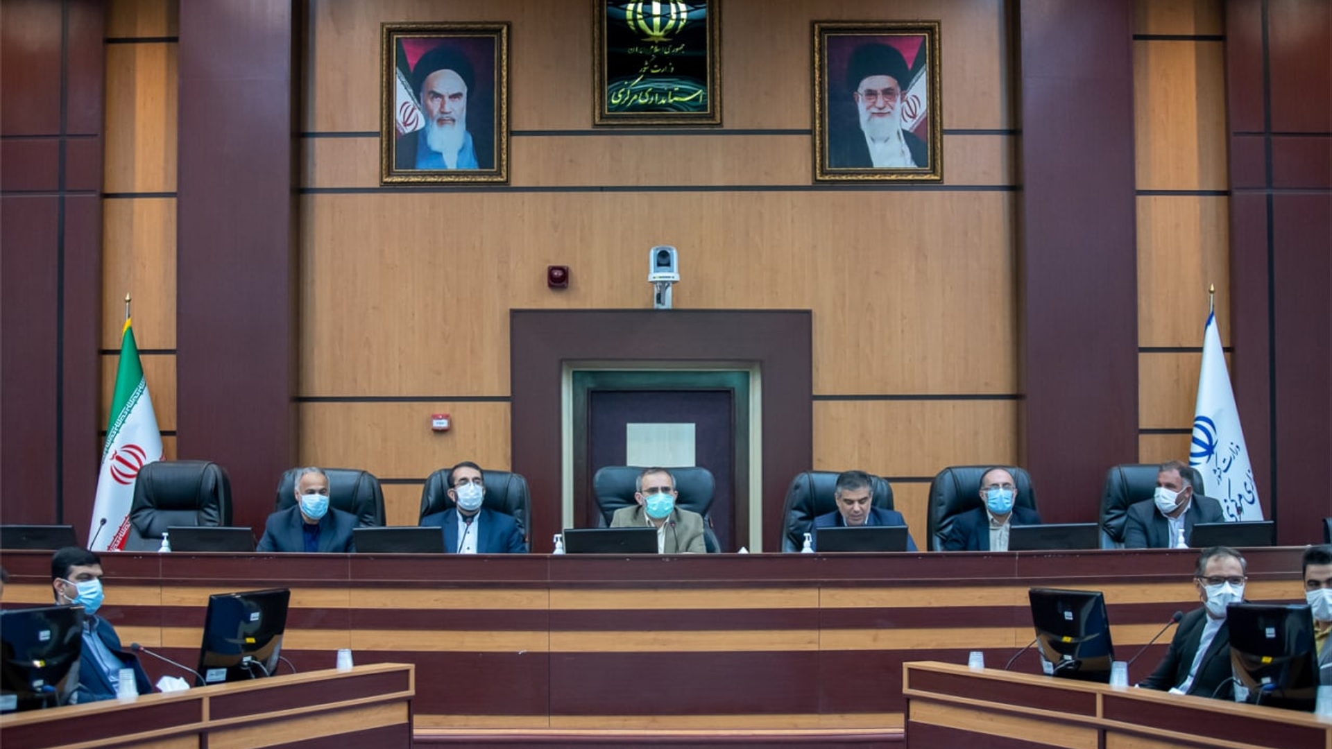 تلاش شبانه روزی سرلوحه کار شوراهای اسلامی و شهرداران باشد- کم کاری برخی شهرداران مورد پذیرش نیست- شوراها ضعف و کم کاری شهرداران را برنتابند