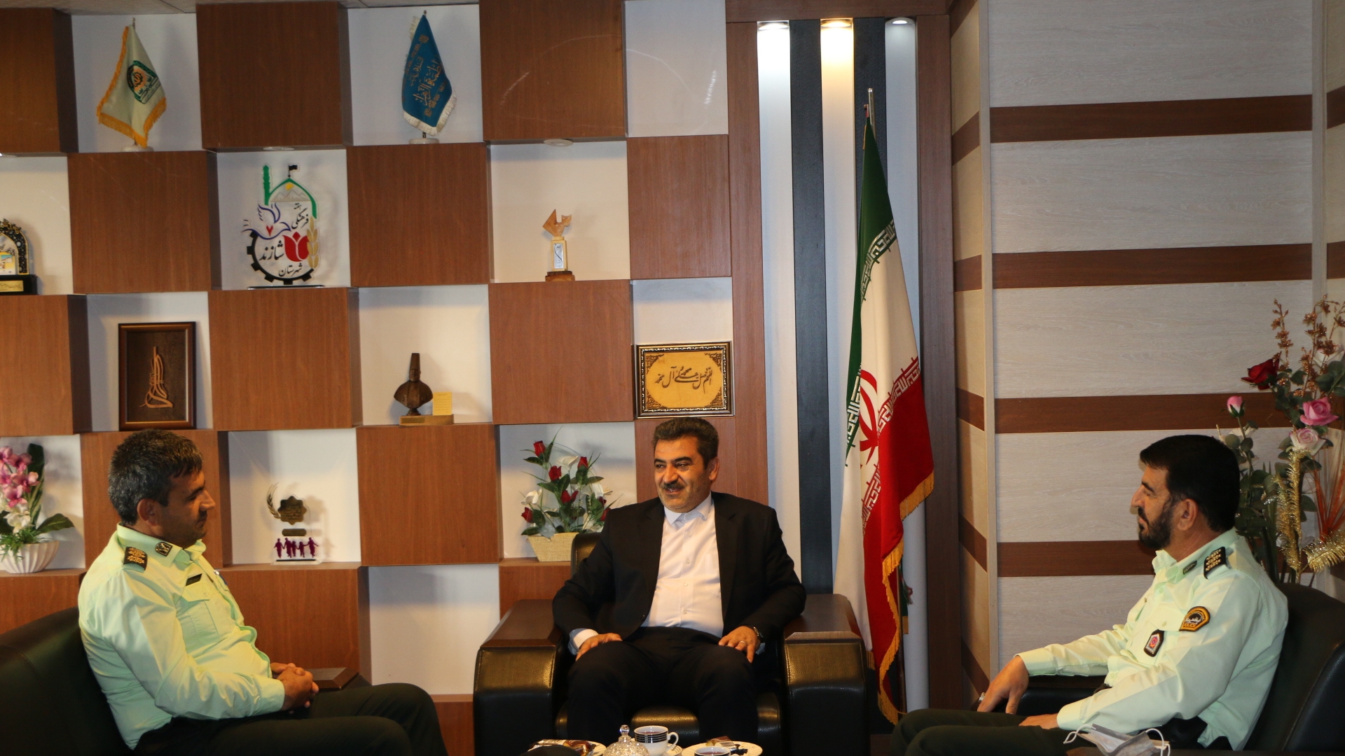 دیدارو نشست فرمانده انتظامی شهرستان با فرماندار شهرستان شازند