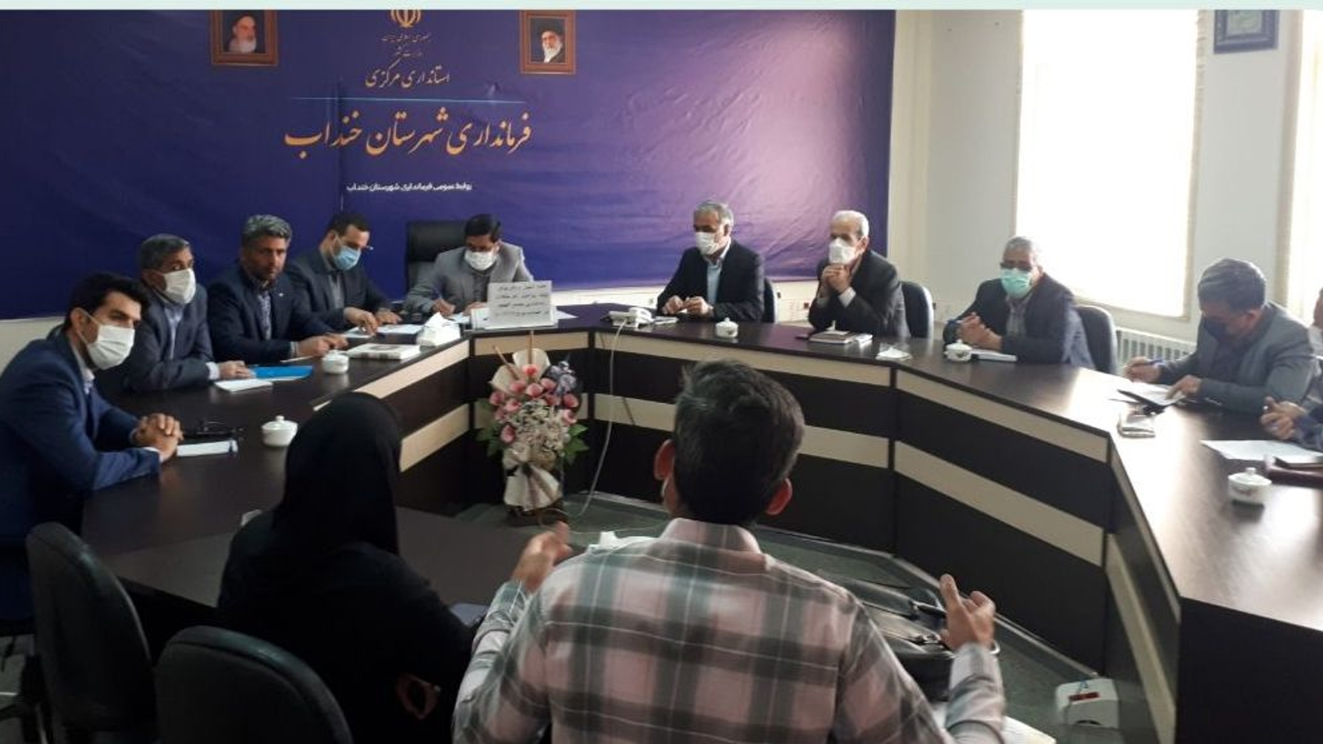 جلسه تسهیل و رفع موانع تولید پیرامون راه اندازی مجتمع گلخانه ای خنداب