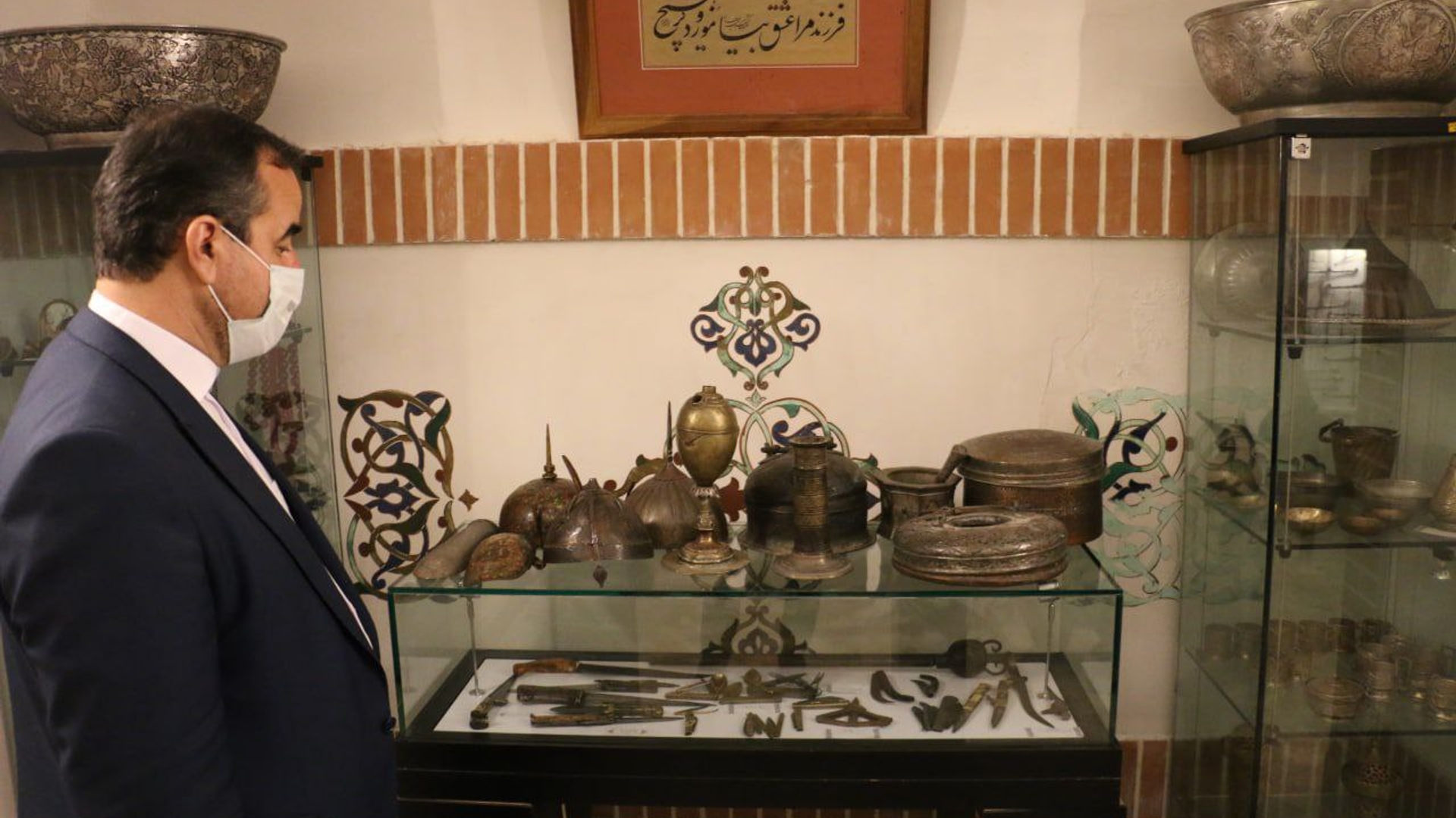 بازدید عبدالرضا حاج حاج بیگی فرماندار شهرستان تفرش از موزه هفت‌خوان.