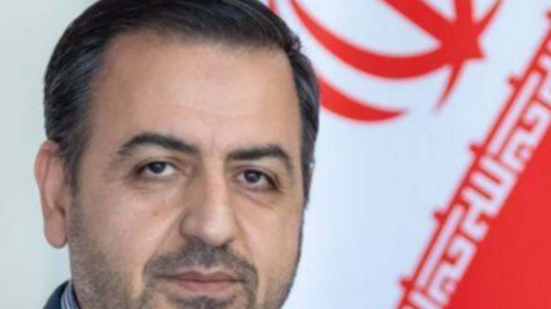 🔴🔴🔴 میرزاخانی معاون اقتصادی استانداری مرکزی شد

🔸طی حکمی از سوی احمد وحیدی وزیر کشور، «حسن میرزاخانی» به عنوان معاون هماهنگی امور اقتصادی و توسعه منطقه‌ای استانداری مركزی منصوب شد. وی پیش از این سرپرست این نهاد بود.
🔹مدیرکلی اقتصاد و دارایی و نایب رئیسی مرکز خدمات سرمایه گذاری استان بخشی از سوابق میرزاخانی است.