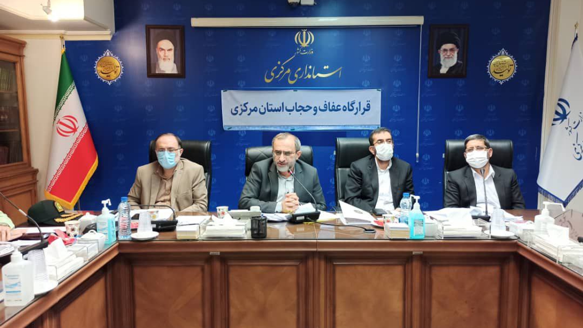 سید مجتبی آل یاسین معاون توسعه مدیریت و منابع استانداری : به ضرورت رعایت عفاف و حجاب از سوی کارکنان در نهادها ودستگاه‌های دولتی  تاکید کرد.