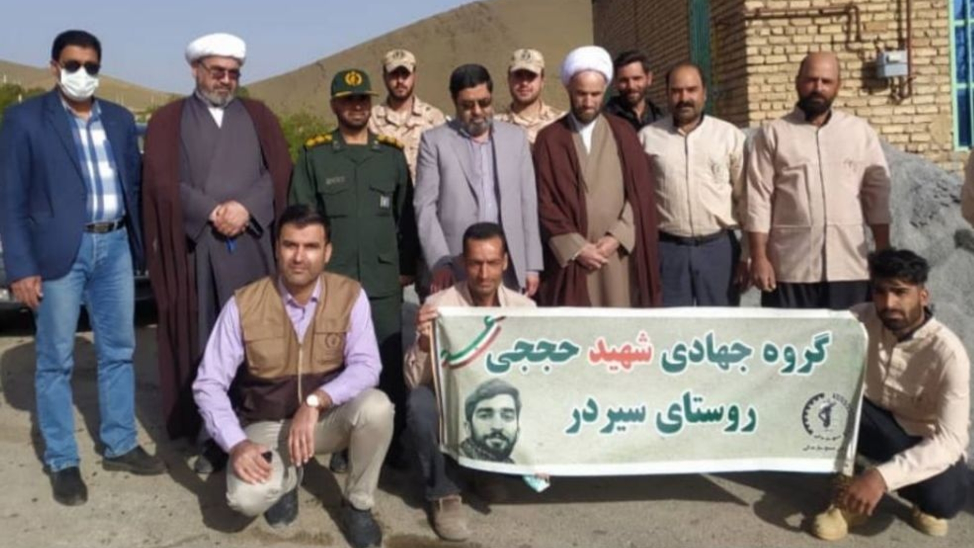 ""بازدید فرماندار خنداب از روستای سیردر""