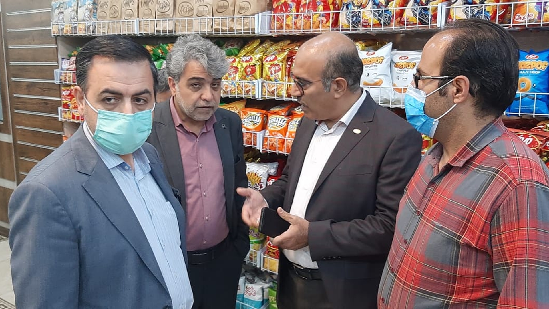 بازدید از سطح فروشگاه های بزرگ استان ( افق کوروش، هایپرما) برای بررسی موجودی کالاهای اساسی در سطح بازار؛ با حضور معاون هماهنگی امور اقتصادی استانداری مرکزی و بازرسان اداره کل صمت
دوشنبه 24 اردیبهشت 1401