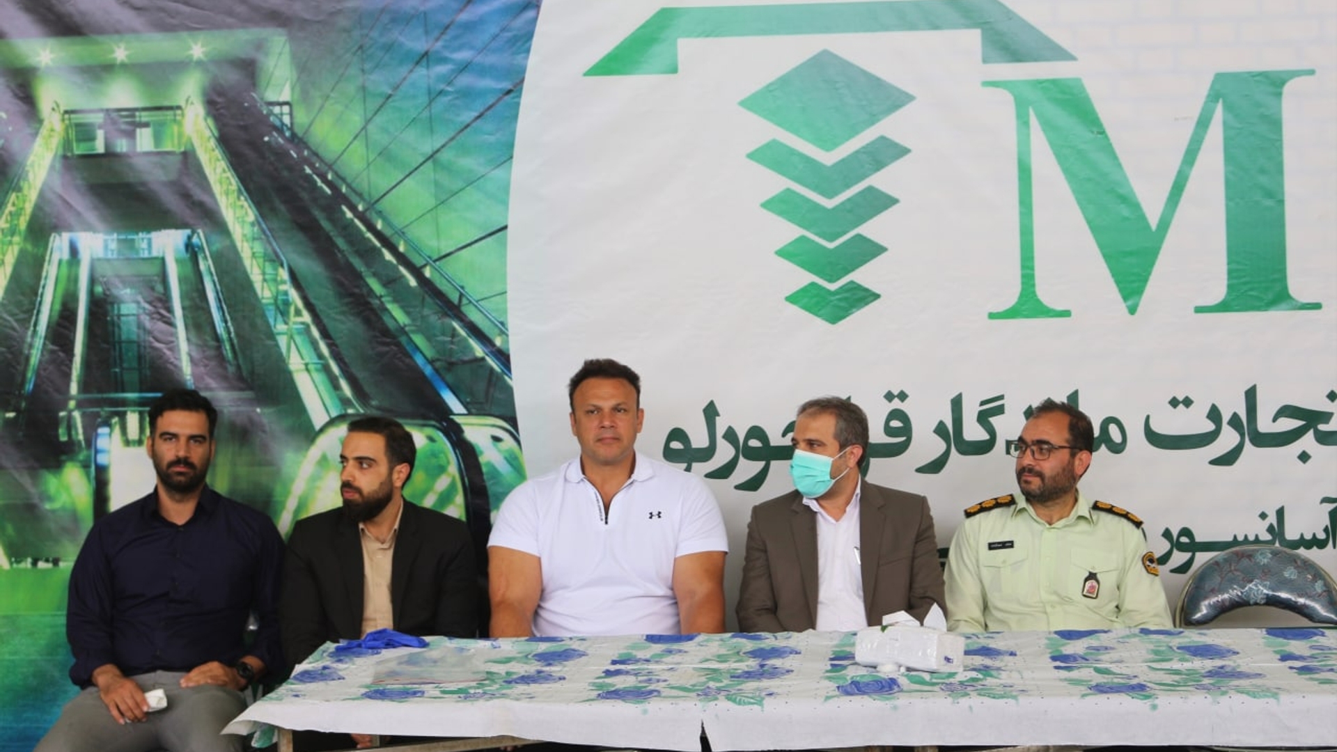 حضور مهدی الیاسی سرپرست فرمانداری ویژه شهرستان ساوه به همراه فرمانده انتظامی و رییس اداره ورزش و جوانان ساوه در مسابقات انتخابی تیم ملی قوی ترین مردان ایران در محل شهر صنعتی کاوه ساوه