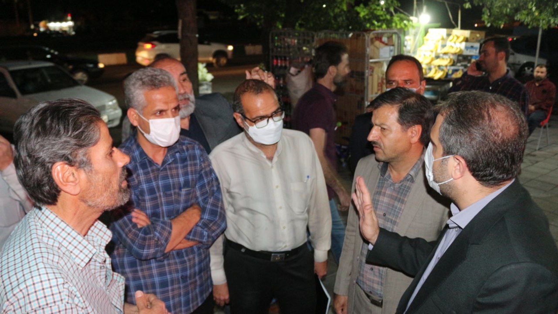 بازدید میدانی مهدی الیاسی سرپرست فرمانداری ویژه شهرستان ساوه  از نانوایی ها و فروشگاه های سطح شهر