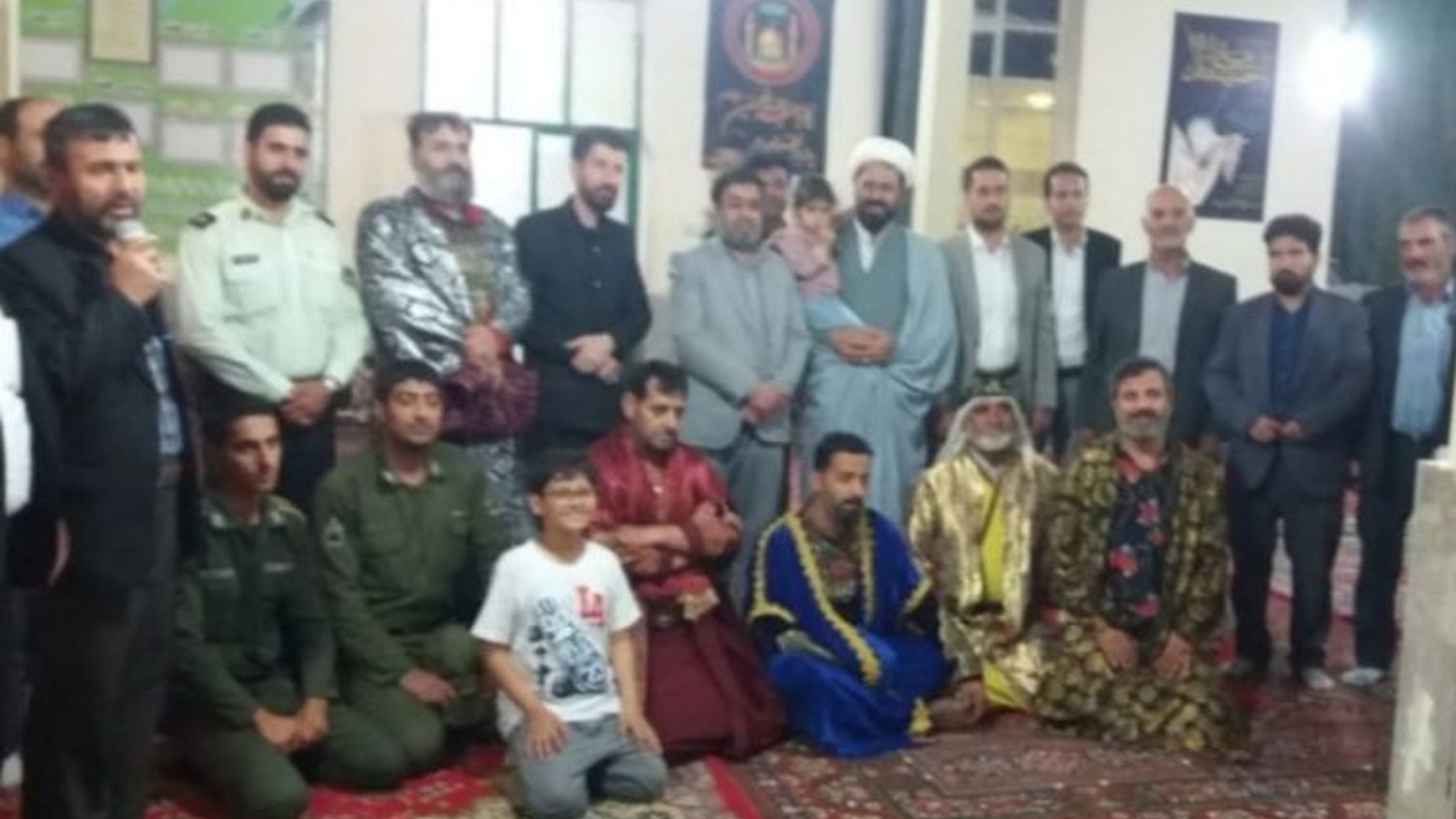 مجلس نامه ی عاشق شدن انوشیروان به آذرنوش بانو