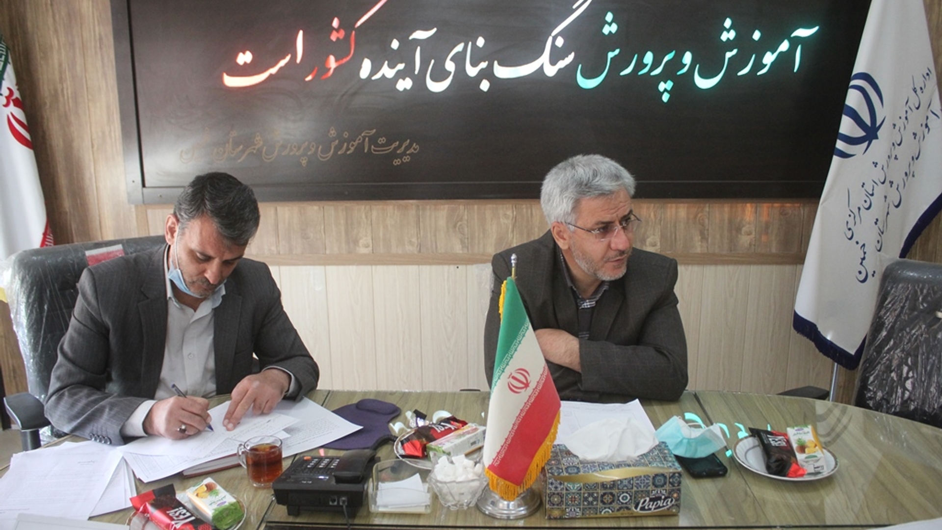 جلسه شورای آموزش و پرورش  شهرستان خمین برگزار شد