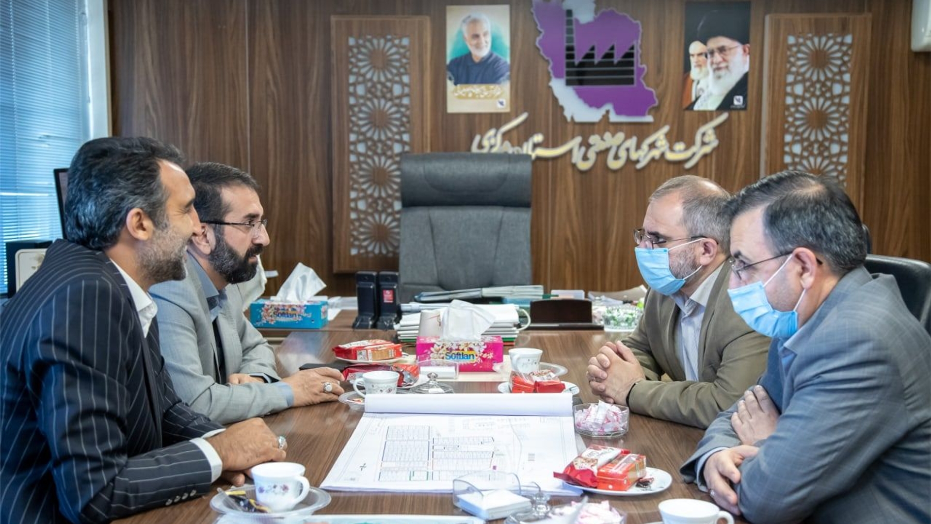 بازدید سرزده استاندار و معاون هماهنگی امور اقتصادی و توسعه منطقه ای از شرکت شهرک‌های صنعتی استان مرکزی

یکشنبه ۱ خرداد ۱۴۰۱