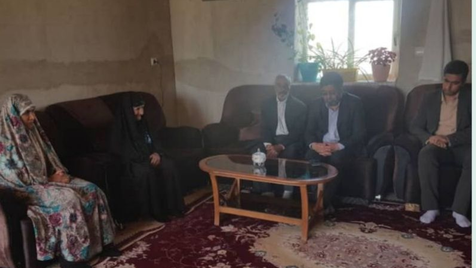 دیدار فرمانداربا خانواده شهید والامقام عبدالرضا غلامی