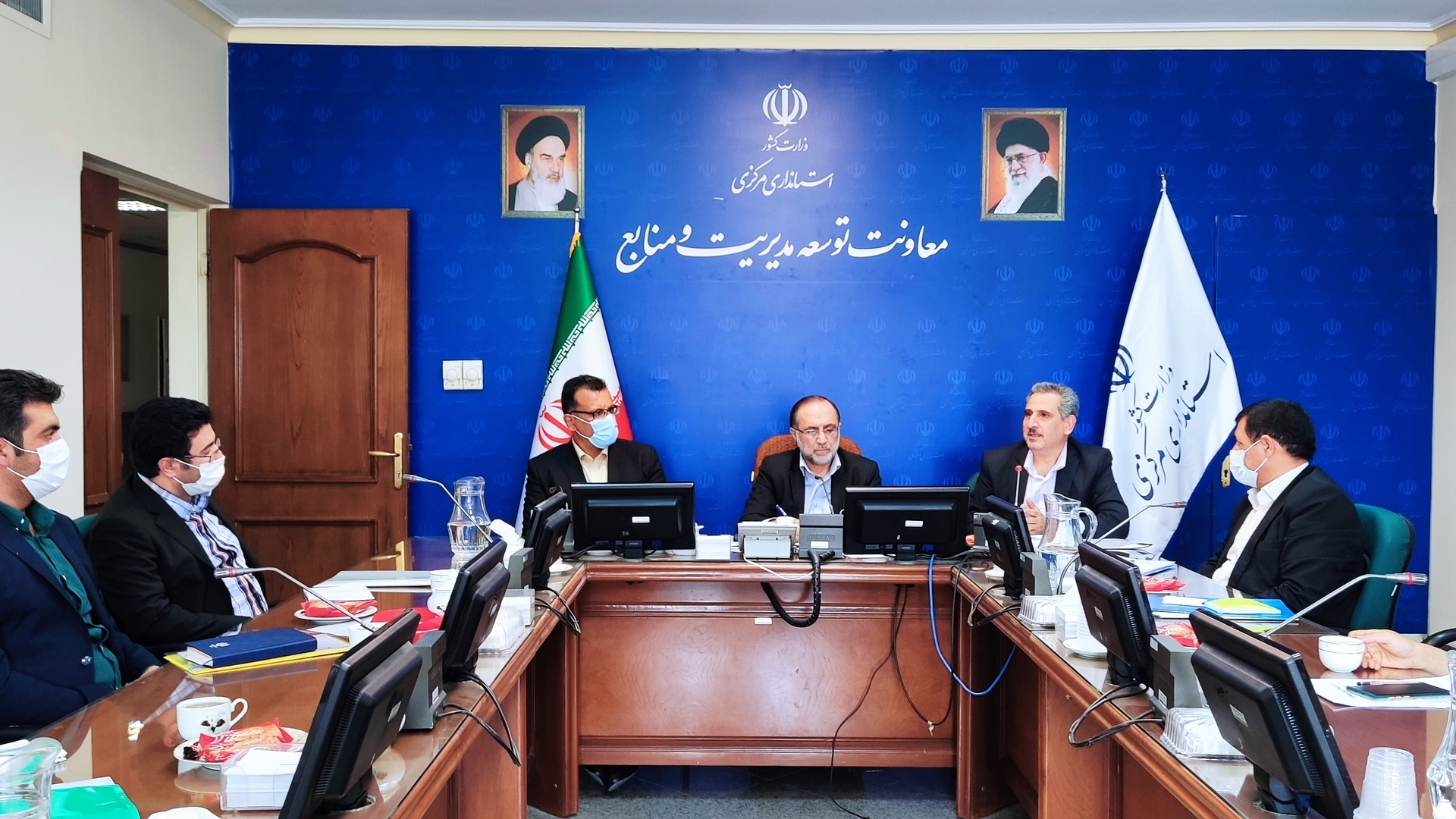 دیدار رییس امور برنامه ریزی، منابع انسانی اداری استخدامی کشوربا معاون توسعه مدیریت و منابع استانداری مرکزی