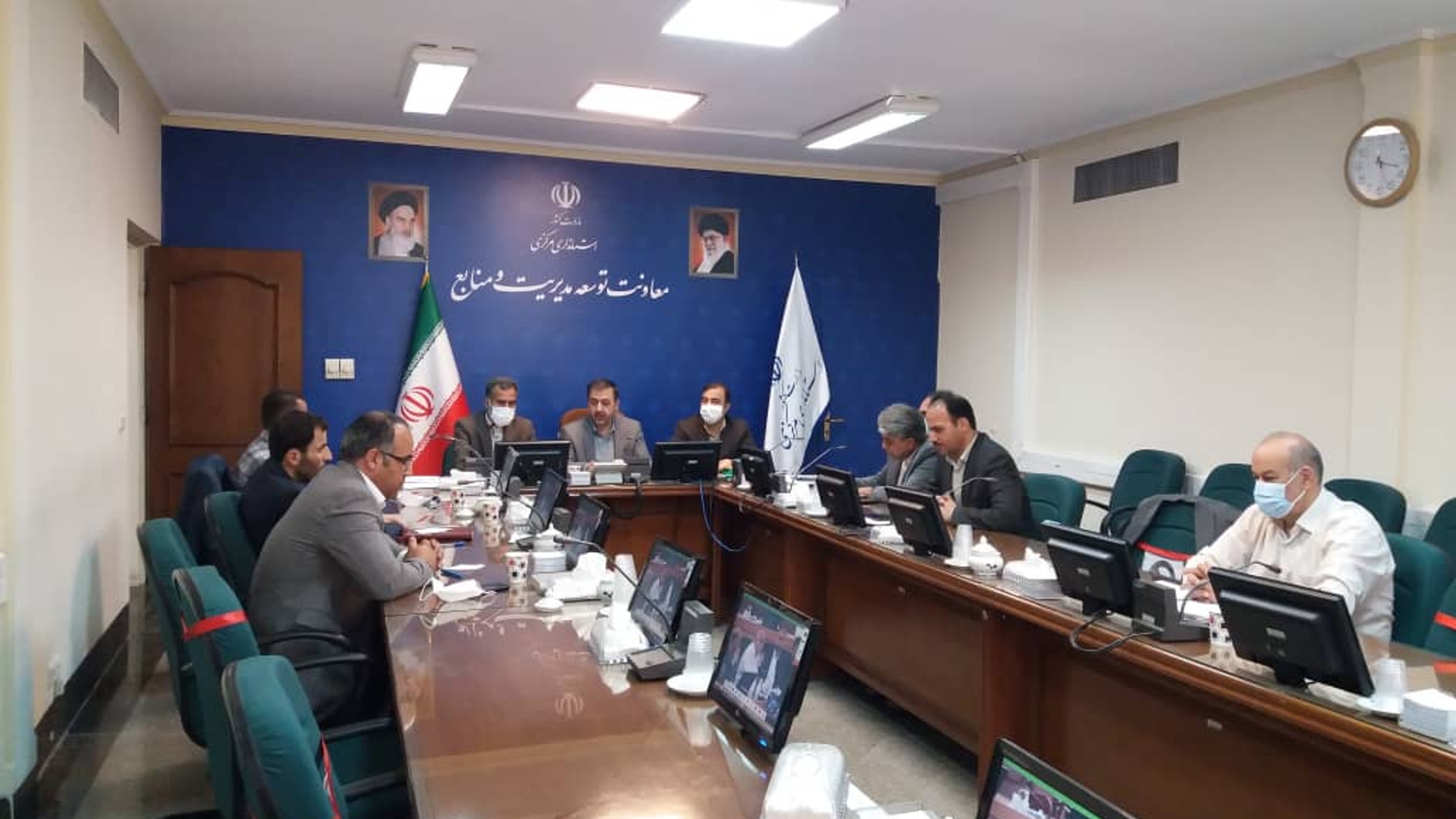 جلسه کمیته اقدام مشترک تنظیم بازار

نشست مشترک کمیته های اقدام مشترک تنظیم بازار ملی و استانی  به ریاست کوشش تبار معاون هماهنگی امور اقتصادی و توسعه منطقه ای وزارت کشور و با حضور میرزاخانی معاون هماهنگی امور اقتصادی استانداری و گودرزی سرپرست دفتر هماهنگی امور اقتصادی و معاونین اقتصادی استانداریهای سراسر کشور و مدیران مربوطه به صورت ویدئو کنفرانس برگزار گردید.


سه شنبه ۳ اردیبهشت 1401