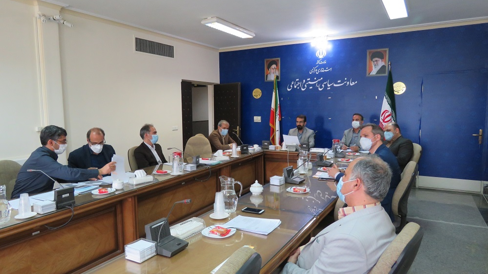 جلسه بررسی مسائل و مشکلات شرکت های پخش فرآورده های نفتی