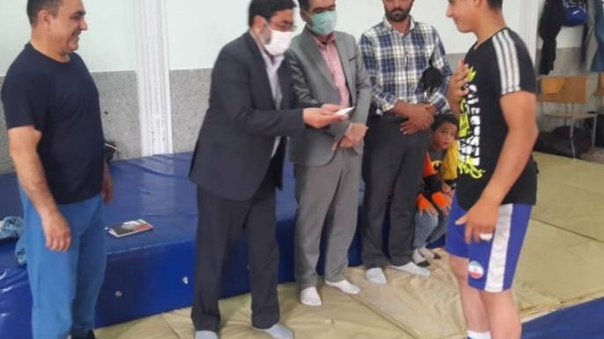 حضورفرماندار شهرستان خنداب در بین ورزش کاران