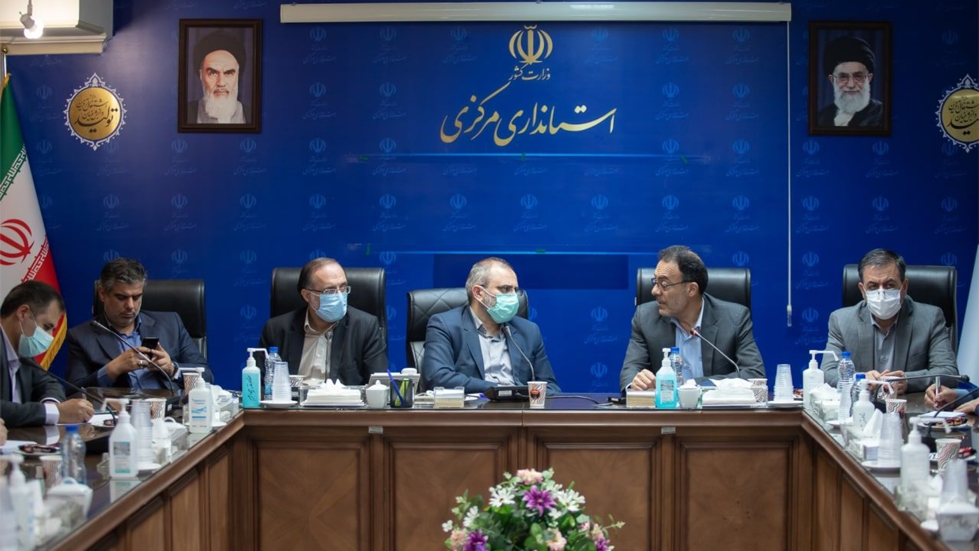 دیدار دبیر کارگروه تخصصی آب، خشکسالی، فرسایش و محیط زیست معاونت علمی و فناوری رییس جمهوری با استاندار مرکزی و معاون هماهنگی امور اقتصادی 

پنجشنبه ۵ خرداد ۱۴۰۱