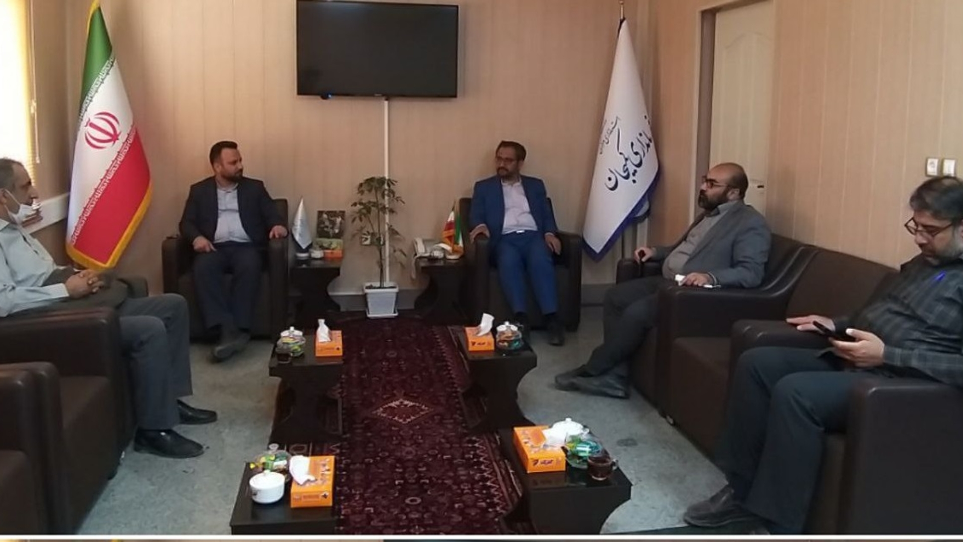 دیدار معاون مدیرکل بنیاد مسکن انقلاب اسلامی استان با فرماندار و بخشدار مرکزی کمیجان