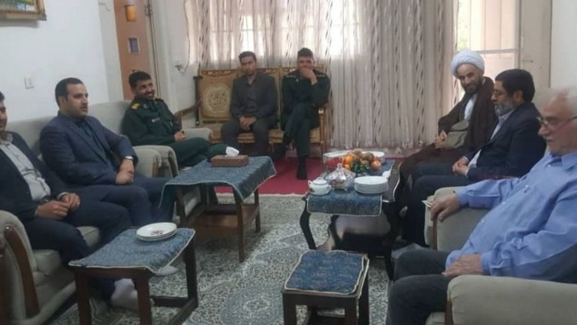 دیدار فرماندارخنداب با خانواده معظم شهداء