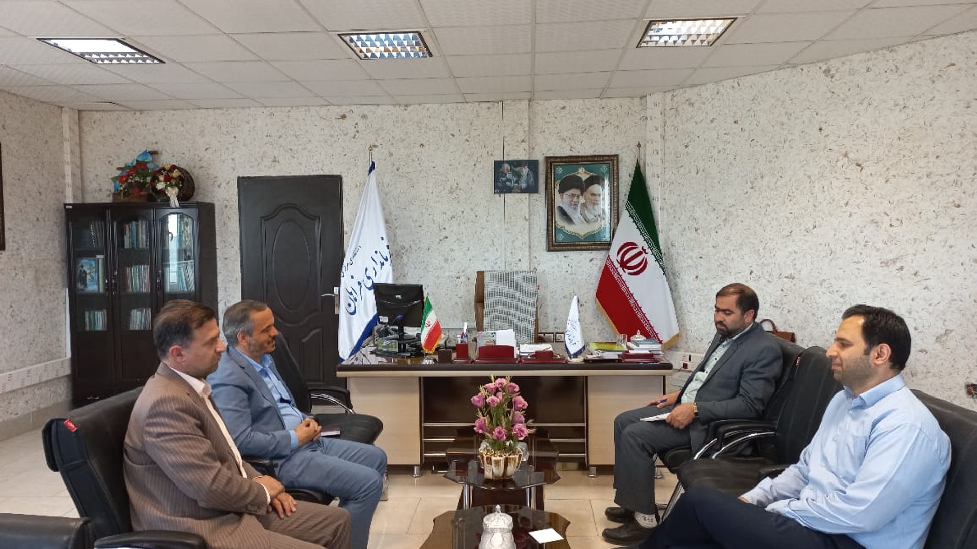 دیدار ستوده رئیس حوزه سه بانک ملی استان مرکزی و پارسا رئیس بانک ملی شهرستان با فرماندار شهرستان فراهان