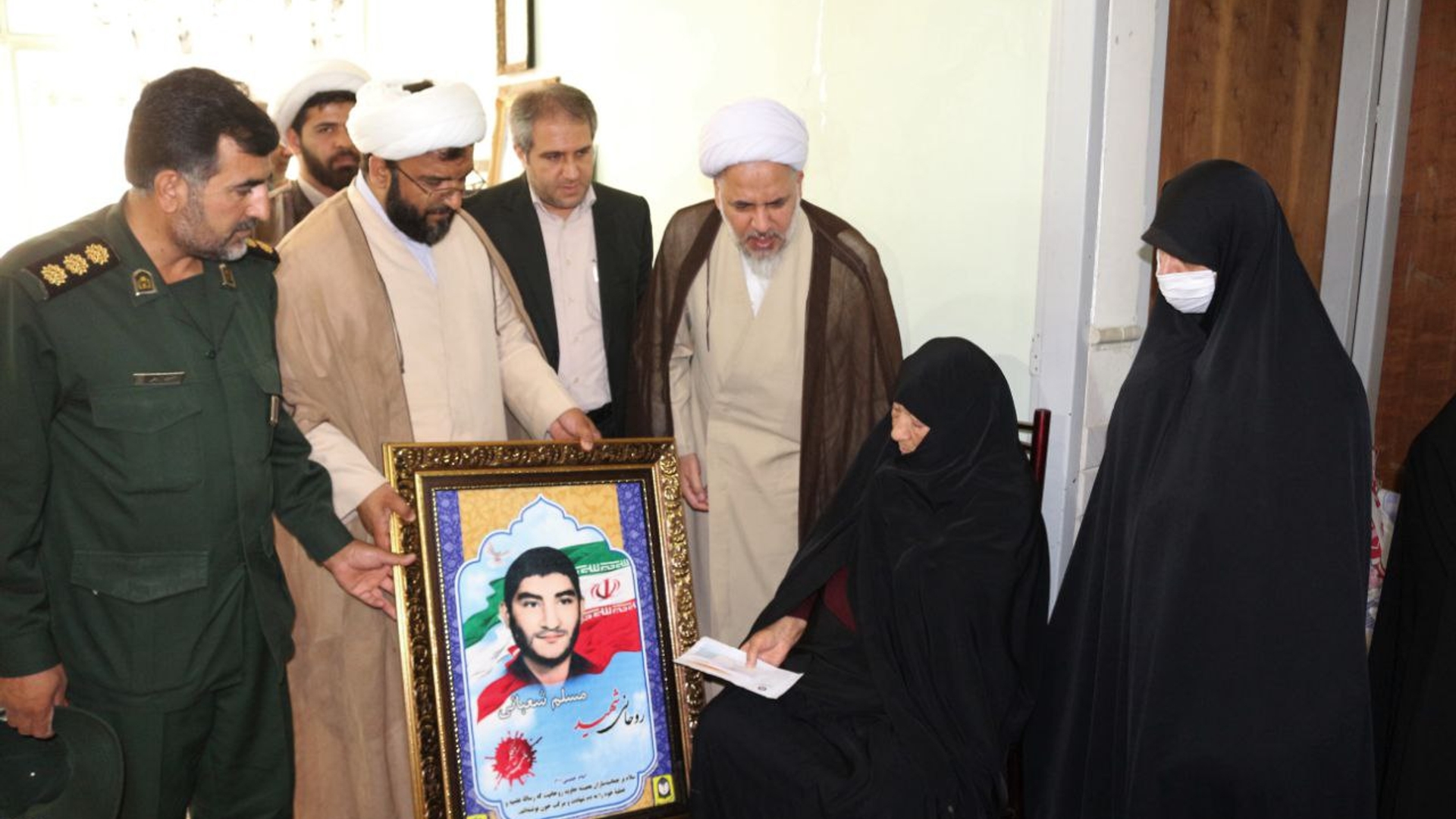 دیدار با خانواده شهدای طلبه