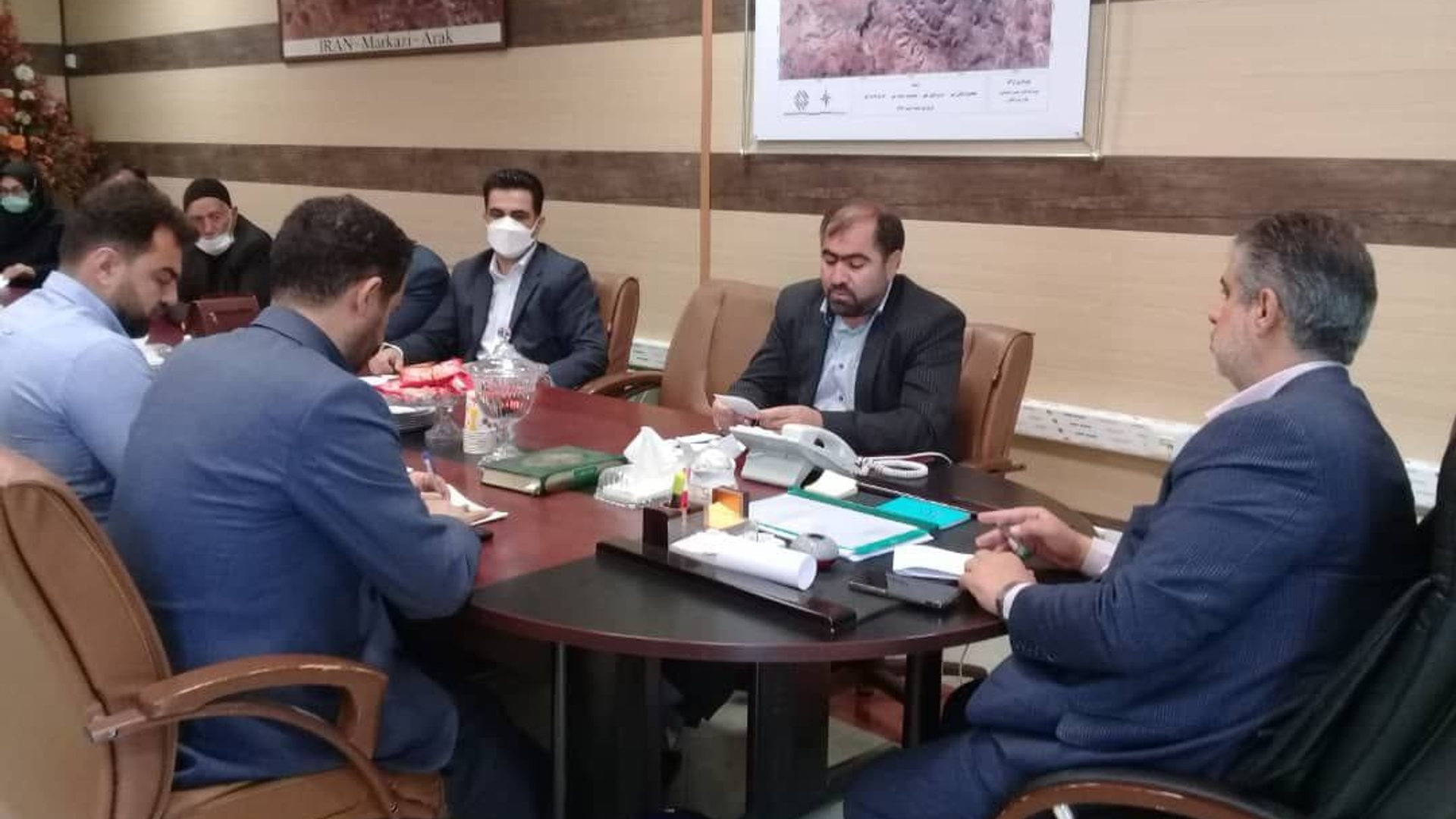 کارگروه بررسی مسائل و مشکلات اراضی ملی شهرتلخاب  به ریاست دکتر زندیه وکیلی معاون هماهنگی امور عمرانی استاندار مرکزی و با حضور فرماندار شهرستان فراهان