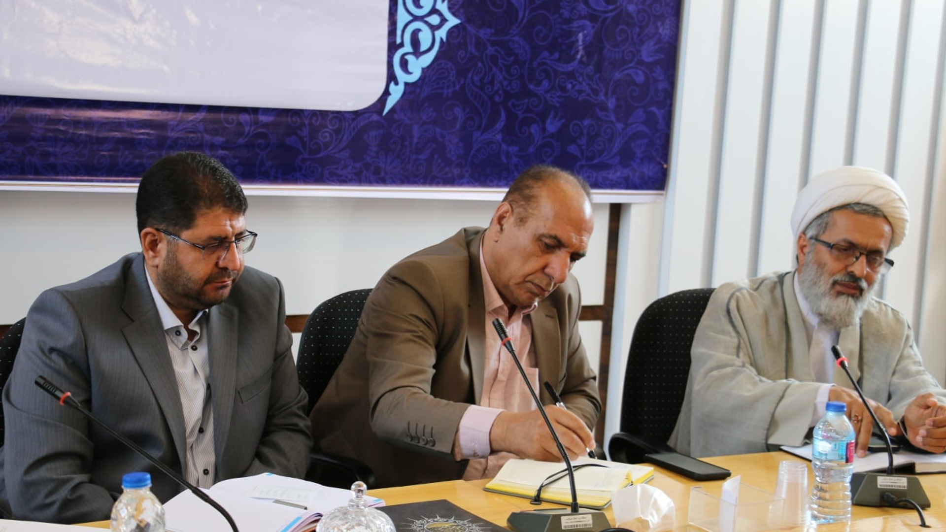 جلسه شورای اداری شهرستان