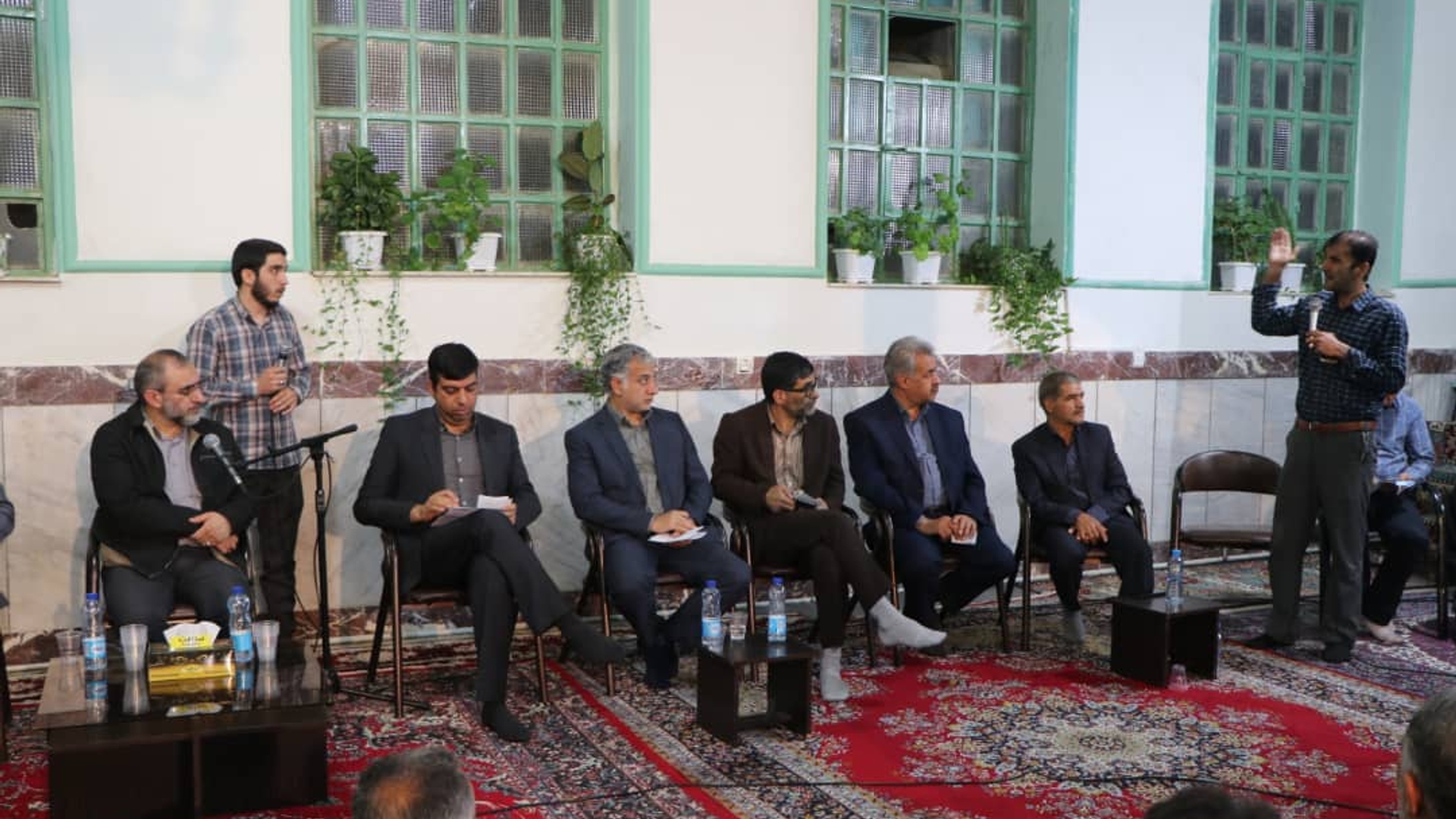 رشد اقتصادی کانون توجه دولت در سال جاری است