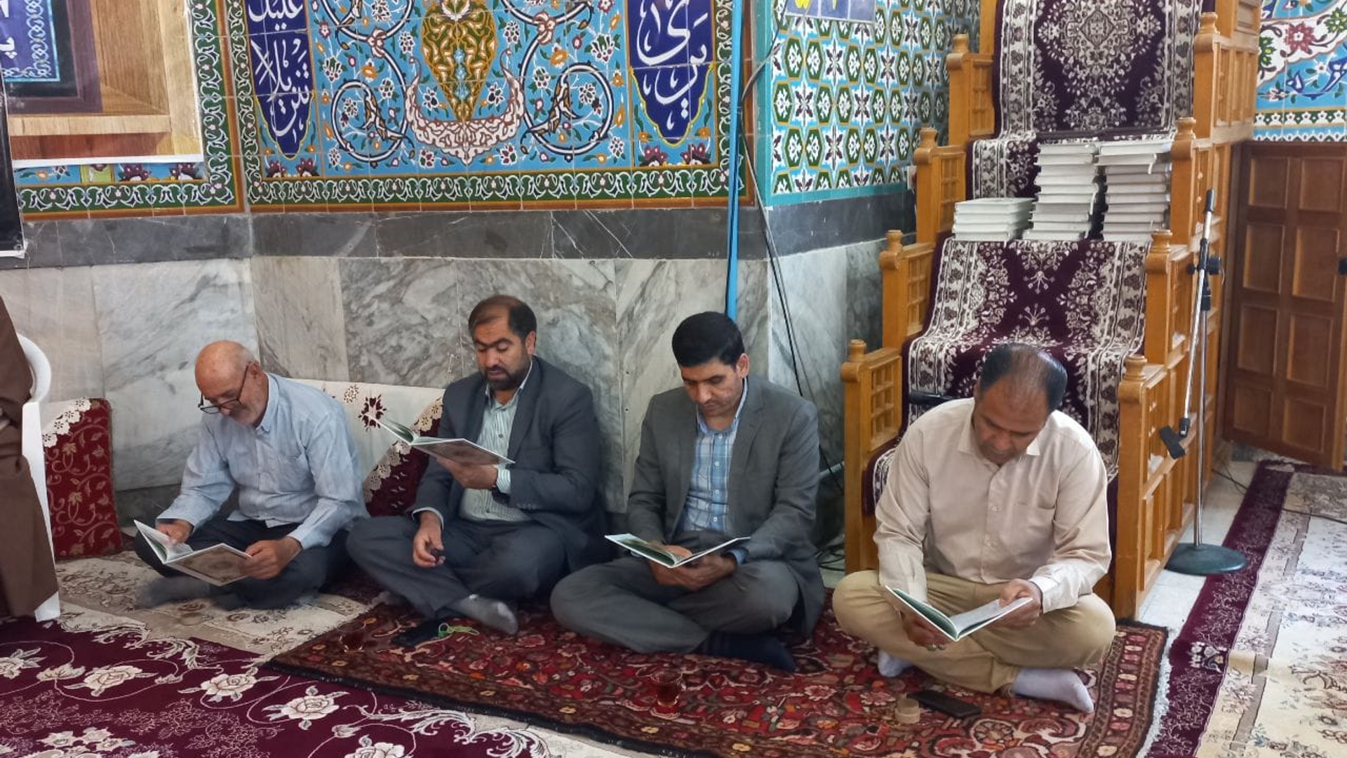 مراسم سالگرد ارتحال بنیانگذار جمهوری اسلامی ایران، حضرت امام خمینی(ره) و قیام خونین 15 خرداد با حضور فرماندار ، اعضای شورای اداری ، جمعی از مسئولان، فرماندهان نظامی و انتظامی، خانواده‌های معظم شهدا و اقشار مختلف مردم در مسجد جامع شهرفرمهین برگزار شد.