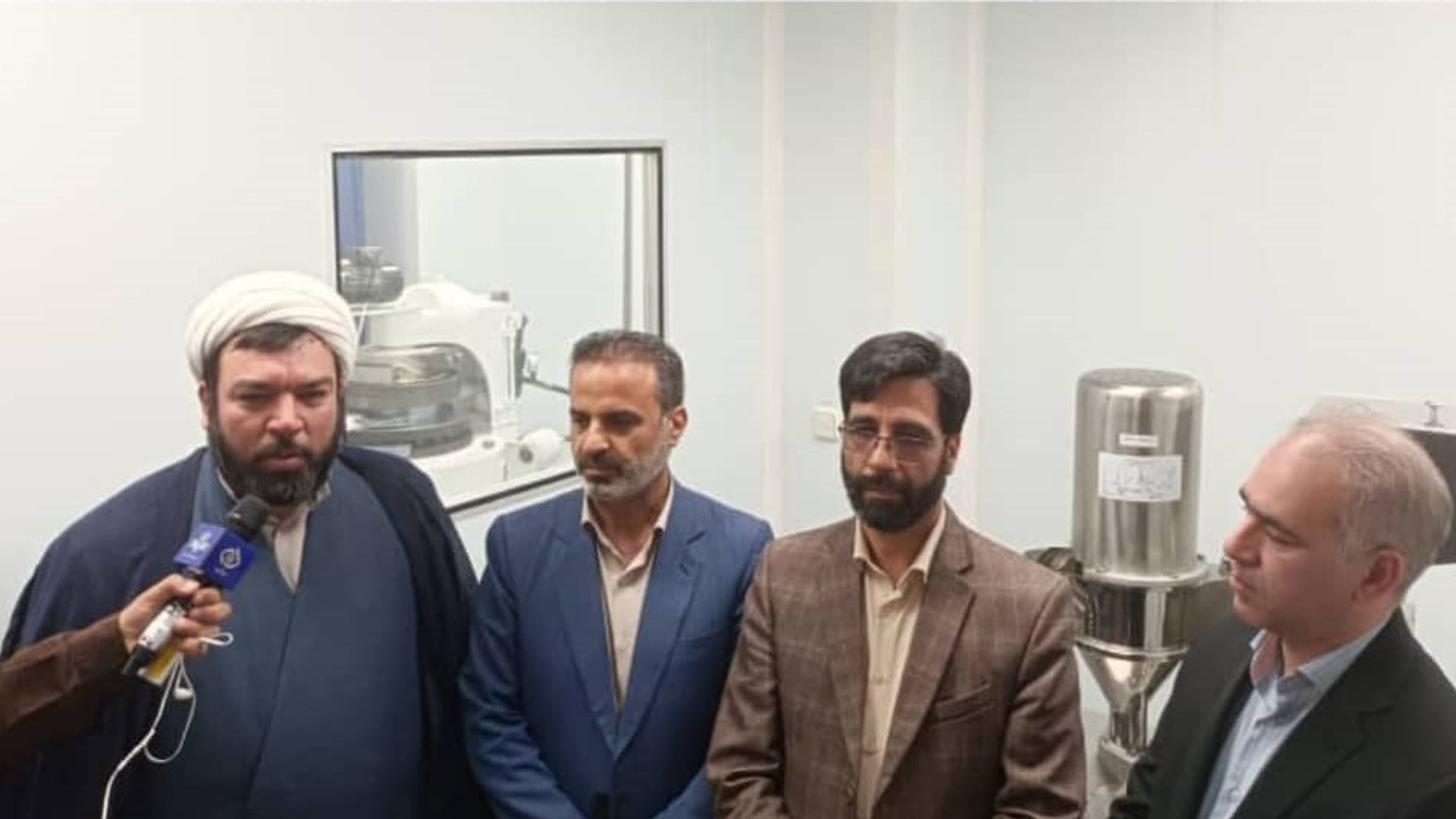 بازدید مدیرکل سیاسی ، انتخابات و تقسیمات کشوری از شرکت بهامین فرآبرپارس تنها تولید کننده داروهای مکمل استان