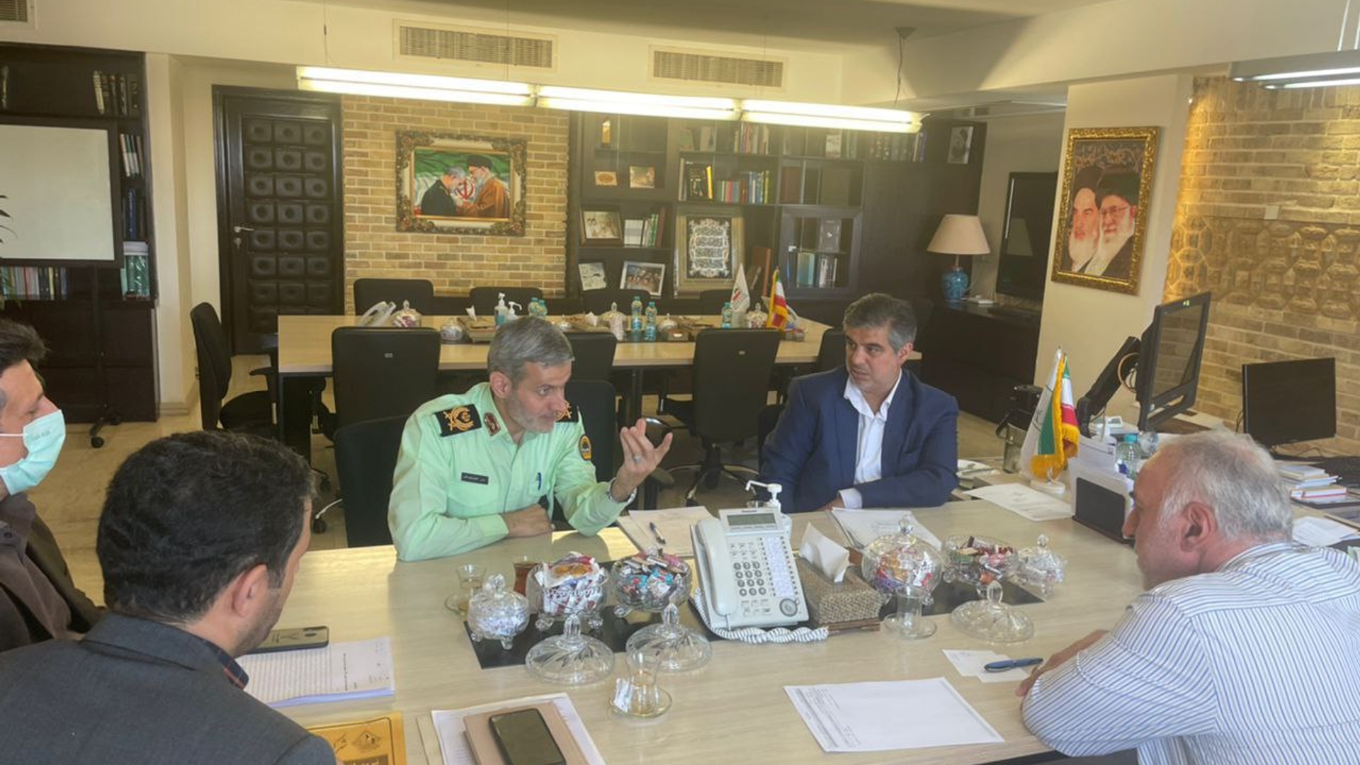 دیدار معاون هماهنگی امور عمرانی با معاون وزیر راه و شهرسازی و مدیر عامل سازمان ملی زمین و مسکن