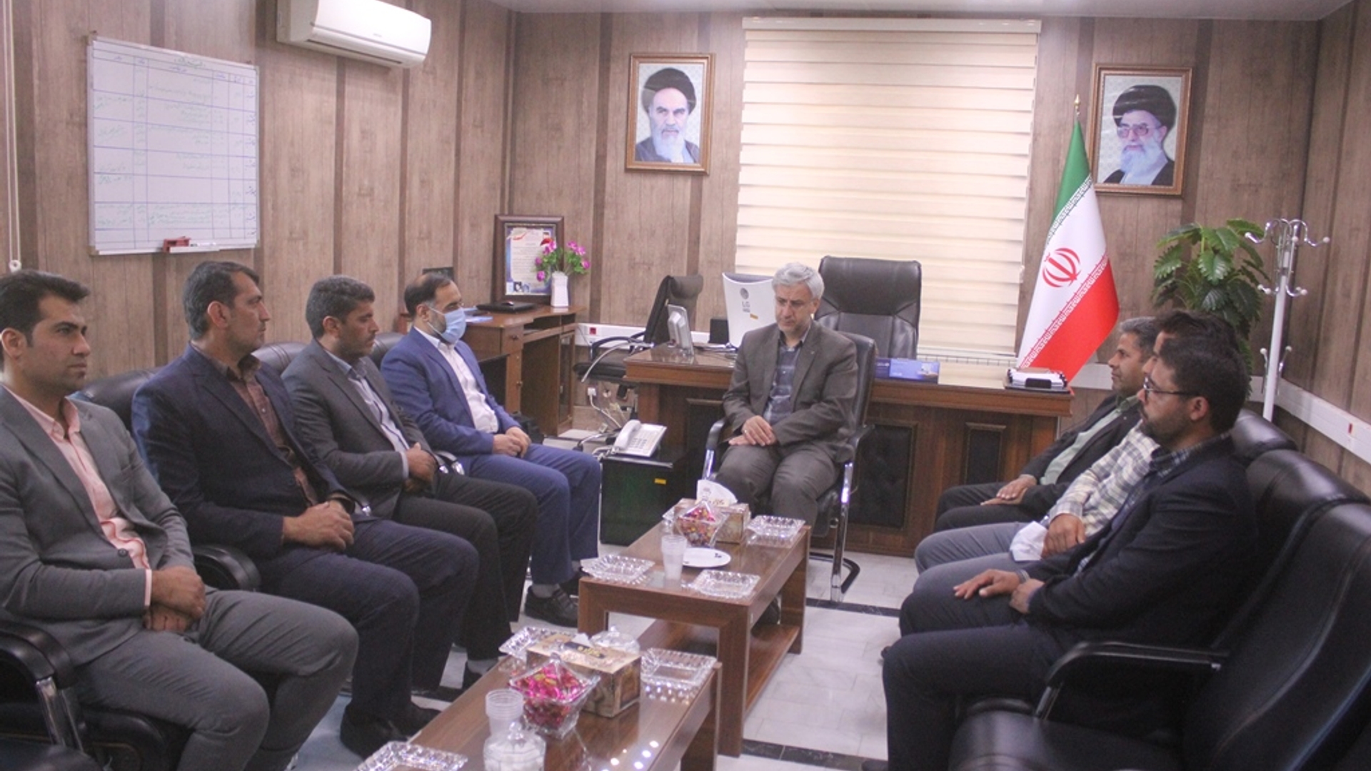 نشست بررسی مسائل و مشکلات شهر قورچی باشی و بخش کمره شهرستان خمین برگزار شد