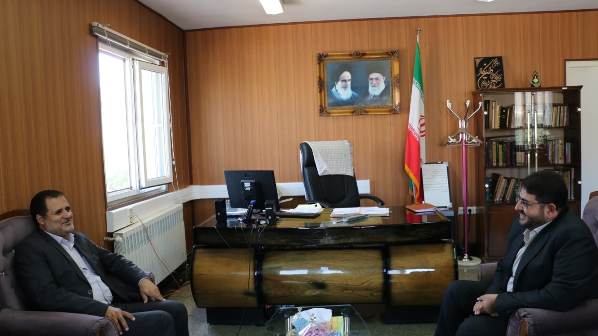 دیدار و گفتگو                                   :