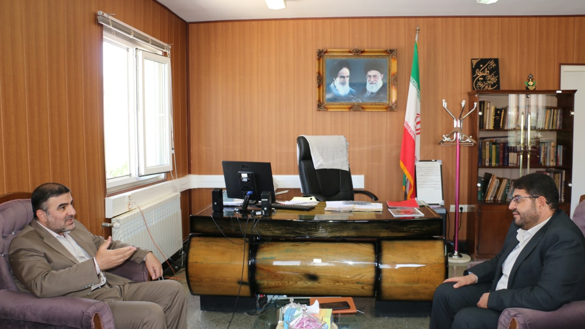 دیدار و گفتگو                                            :